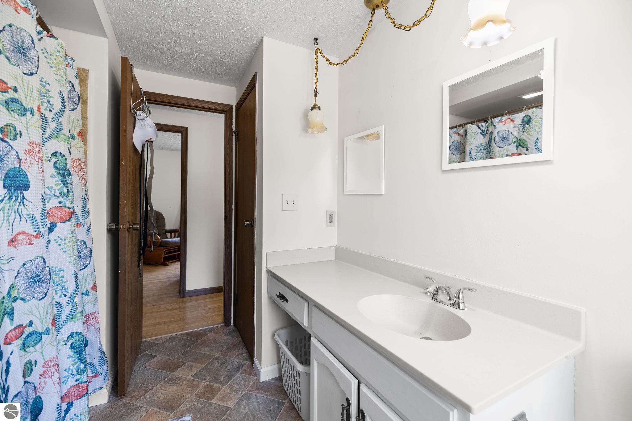 3137 Horseshoe Drive