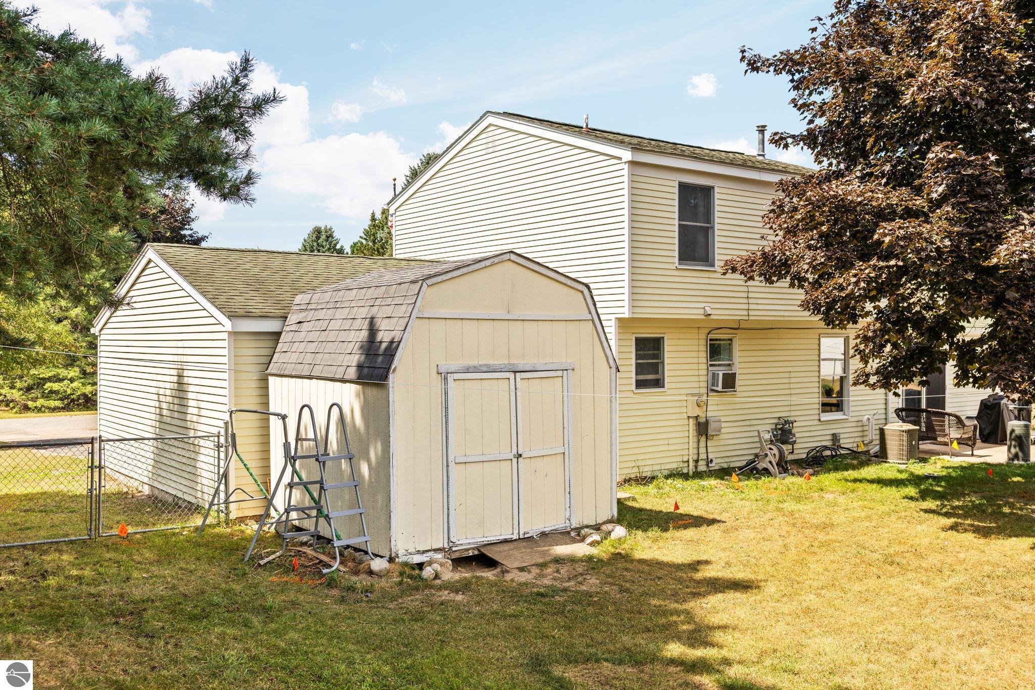3137 Horseshoe Drive