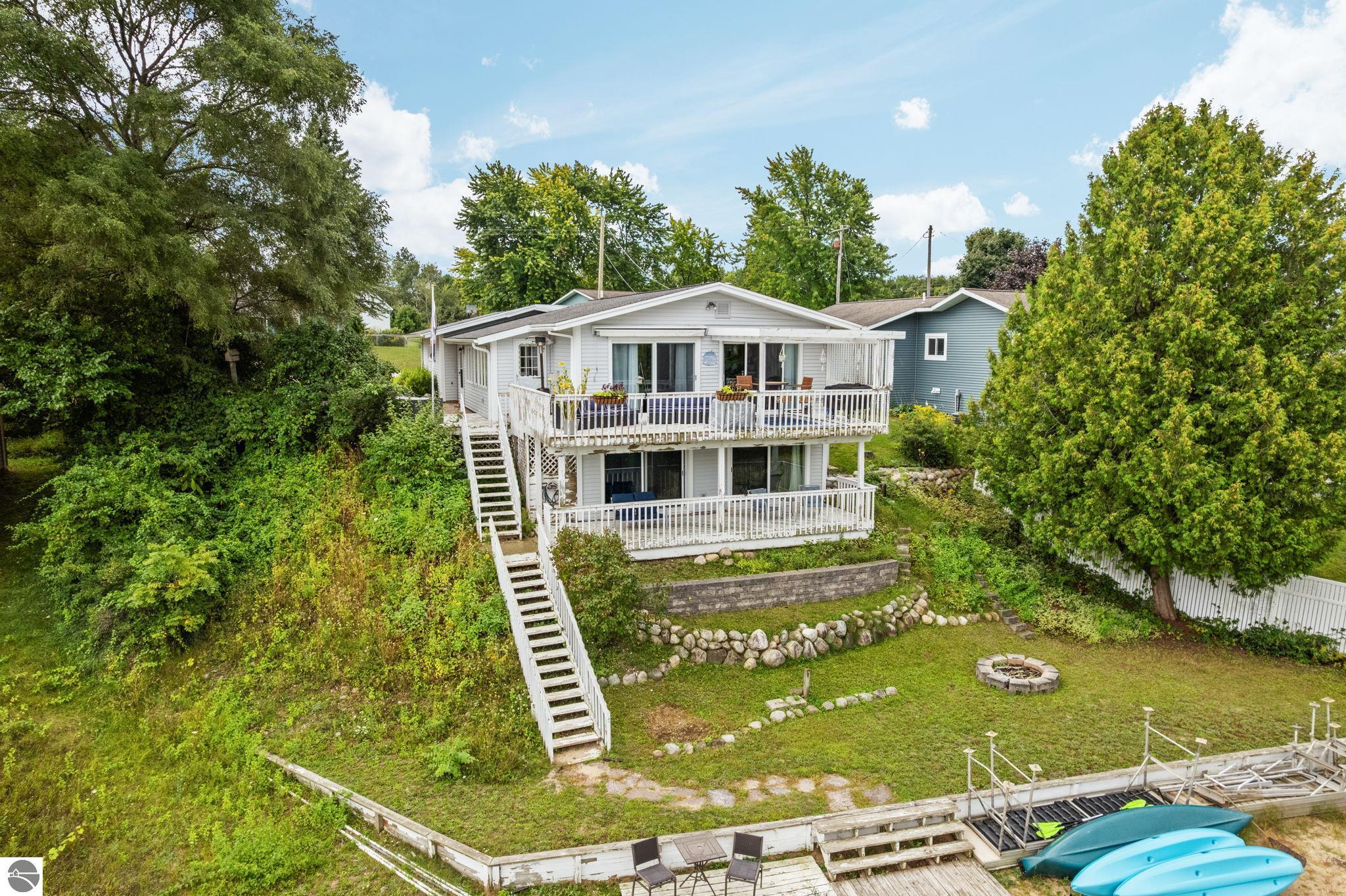 5176 Highland Drive