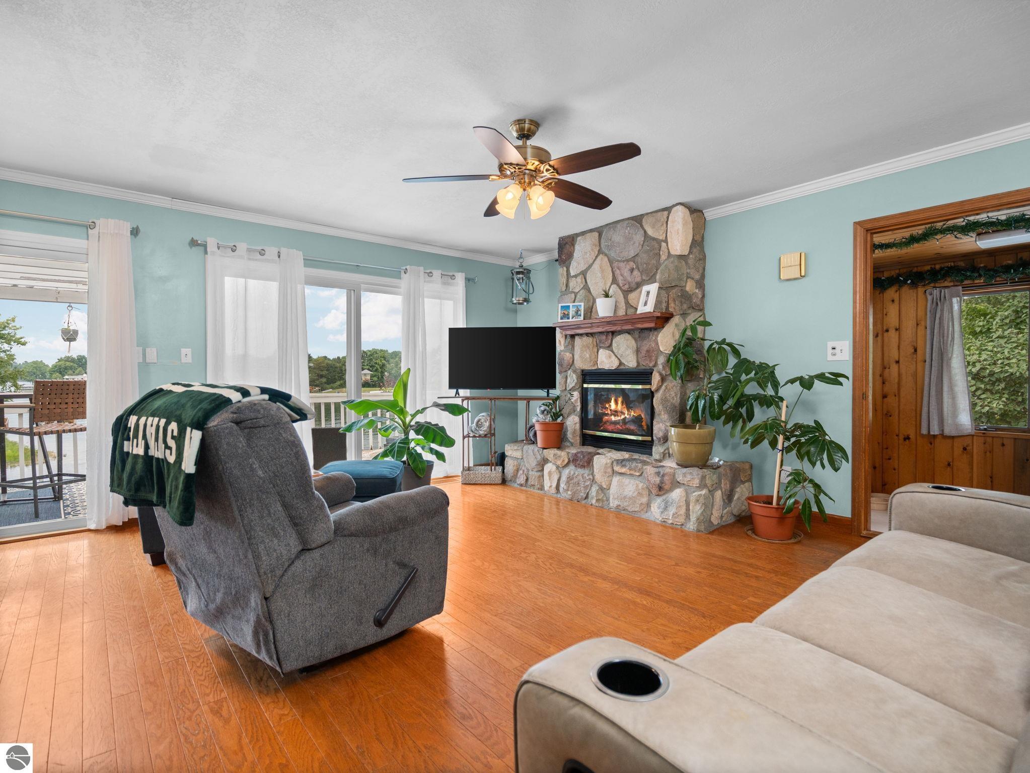 5176 Highland Drive