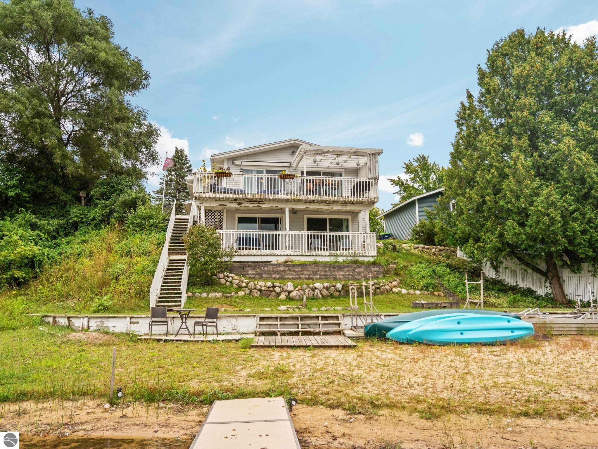 5176 Highland Drive