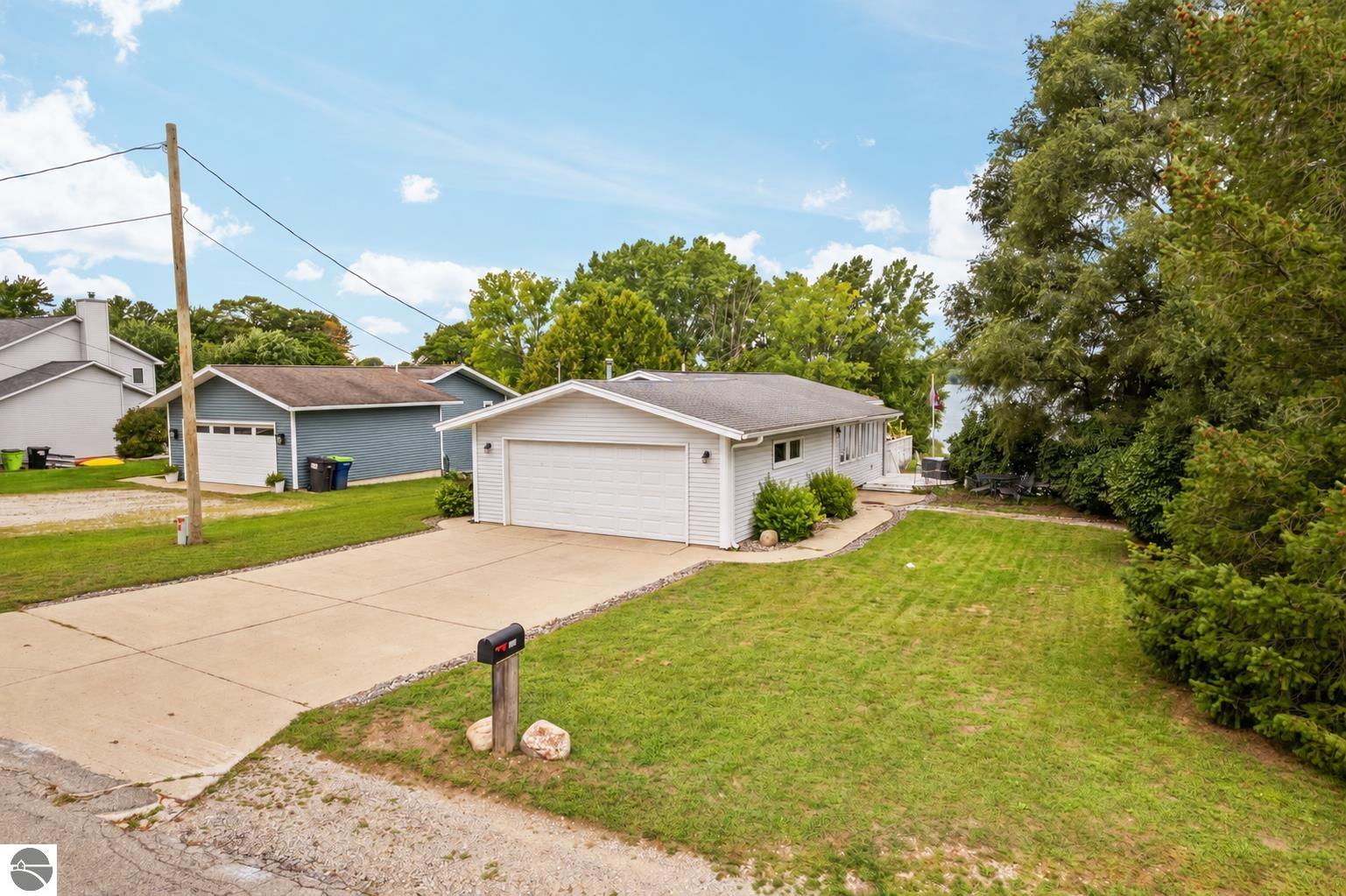 5176 Highland Drive