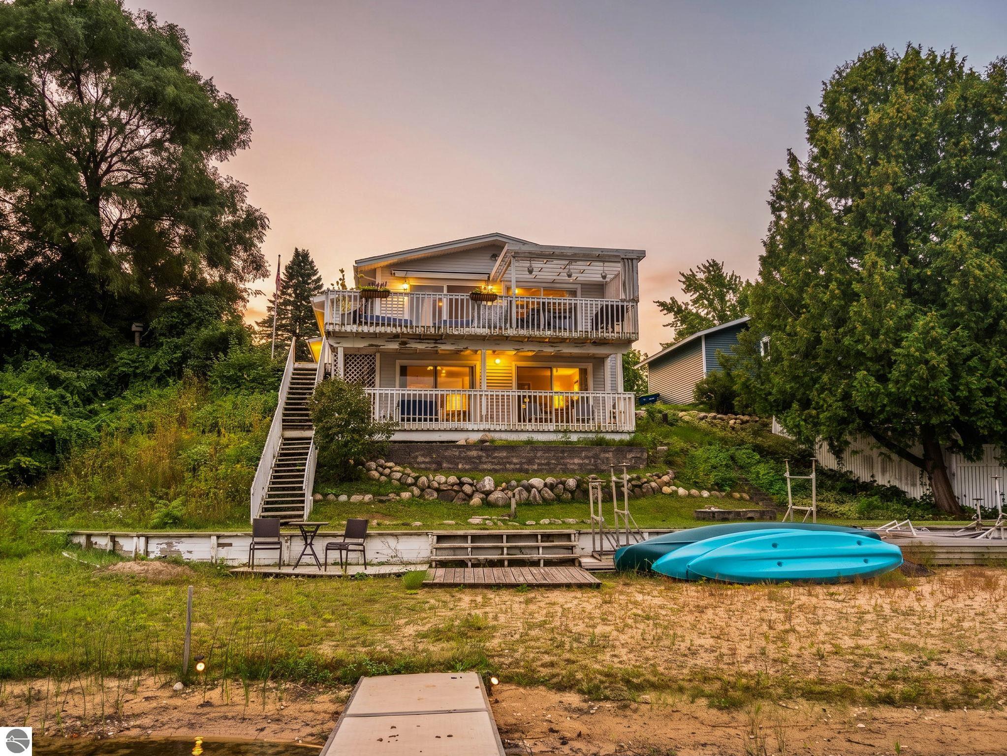 5176 Highland Drive