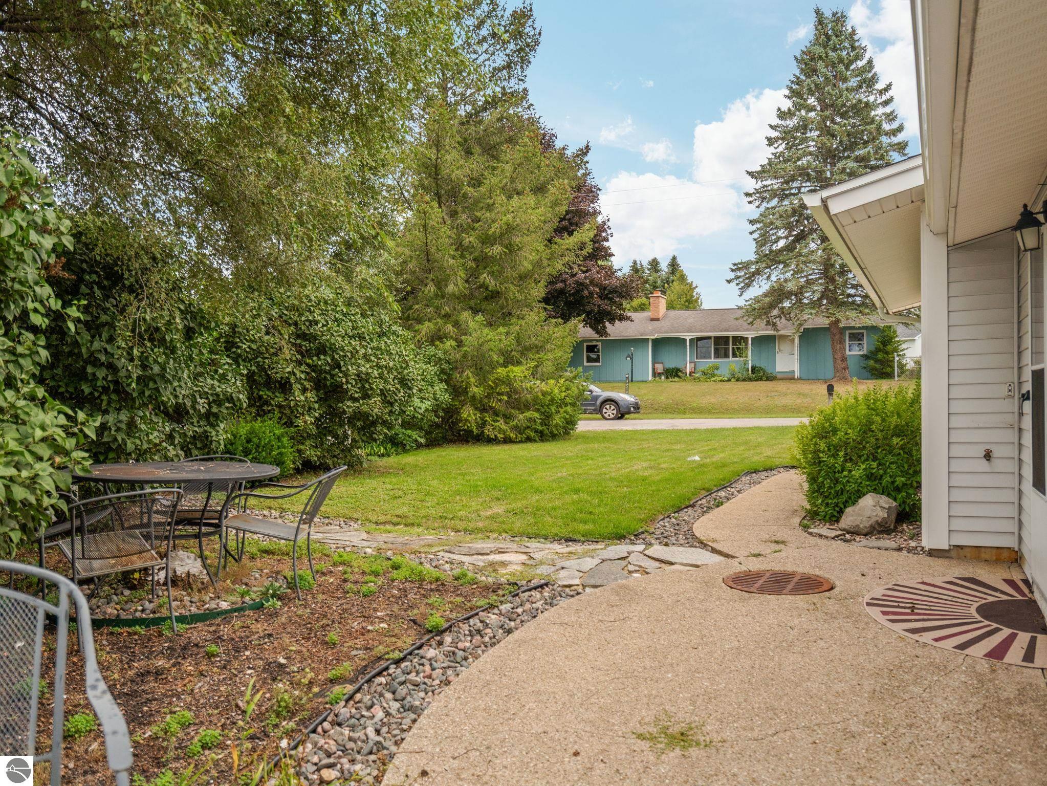 5176 Highland Drive