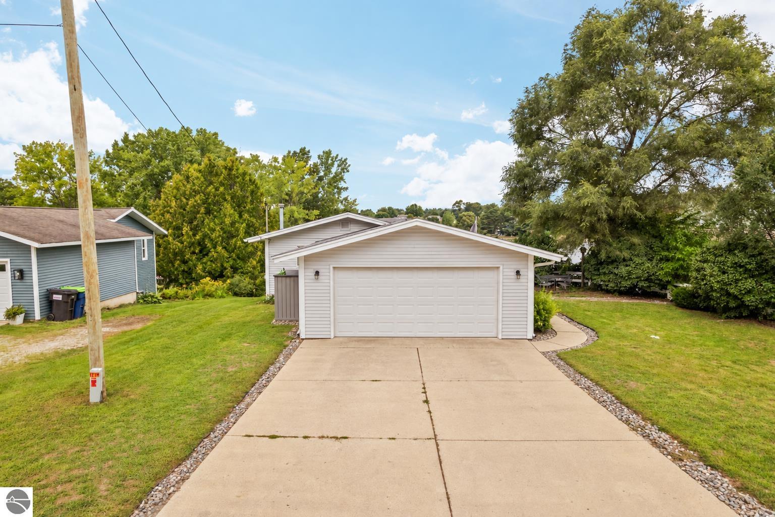 5176 Highland Drive