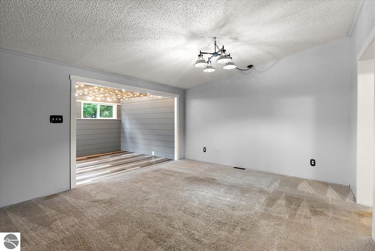 4442 N Ironwood Drive