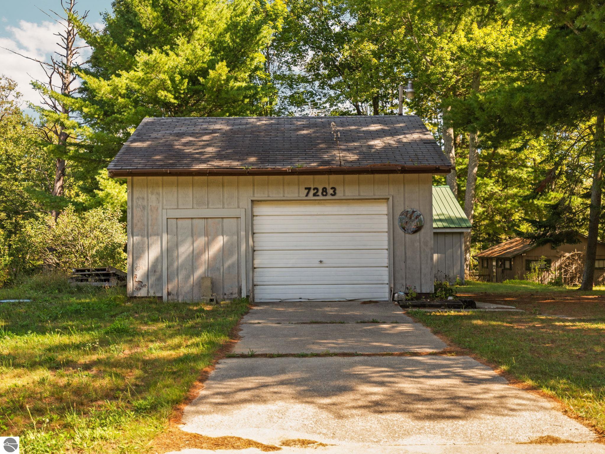 7283 NE County Road 612