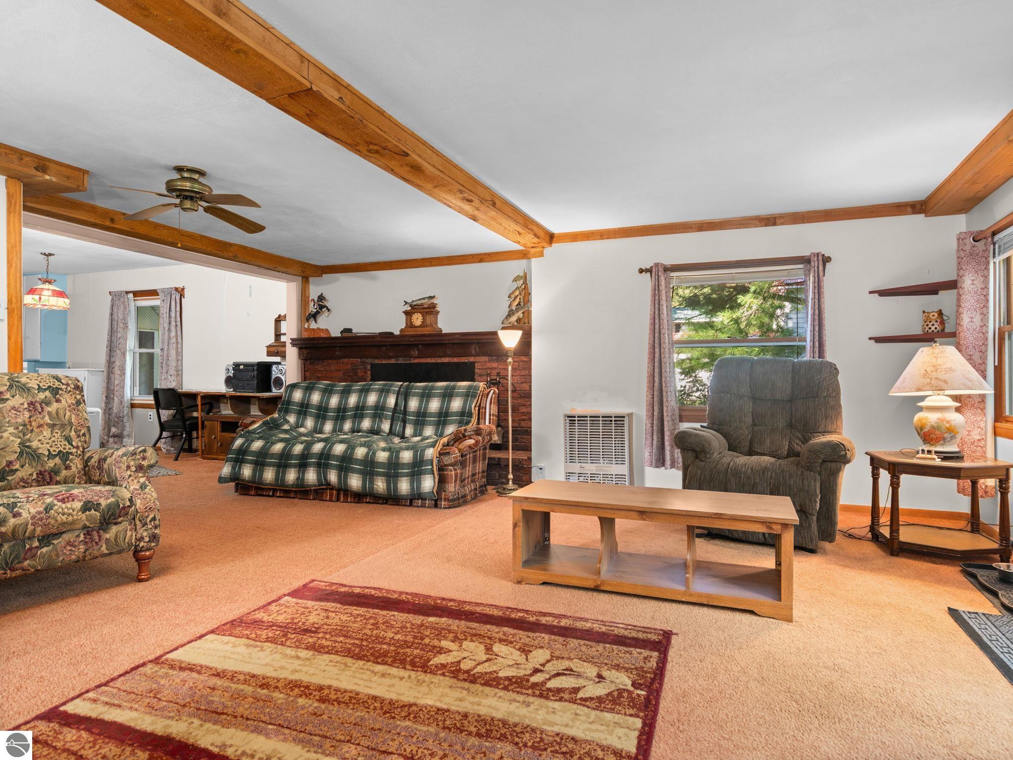 7283 NE County Road 612