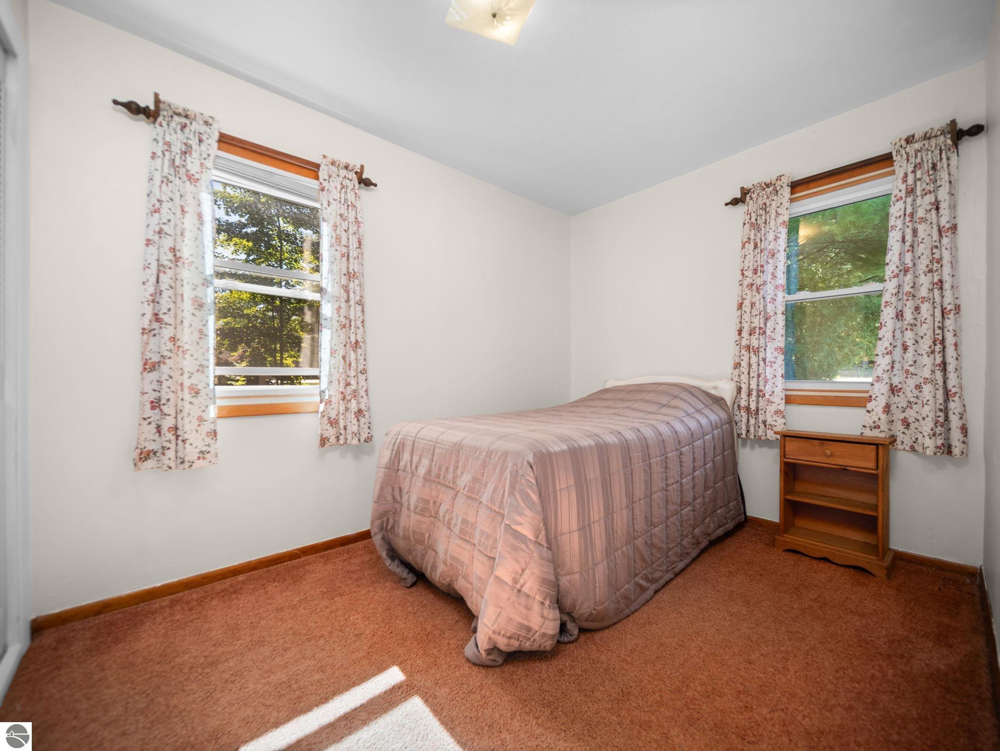 7283 NE County Road 612