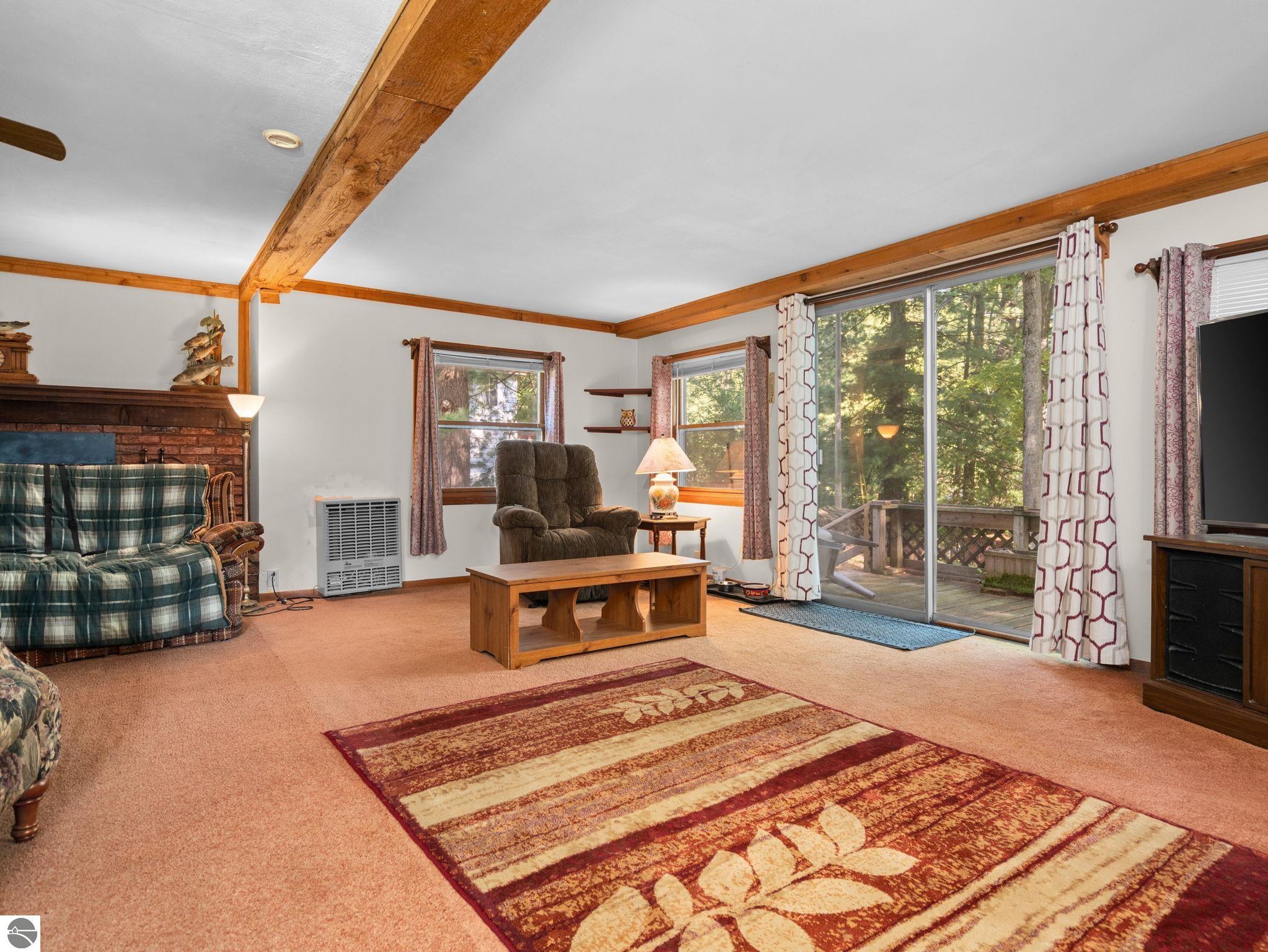 7283 NE County Road 612