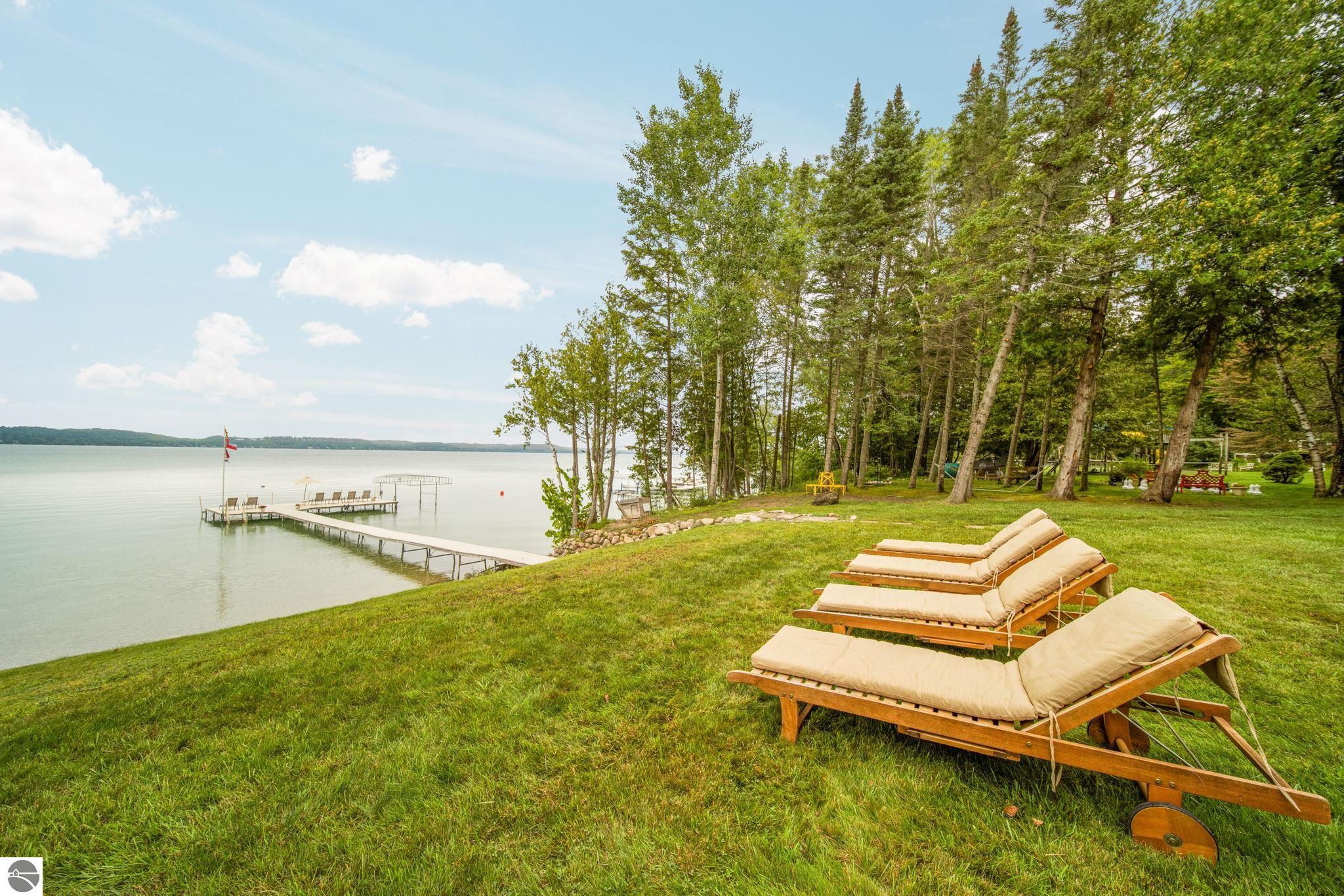 5658 SE Torch Lake Drive