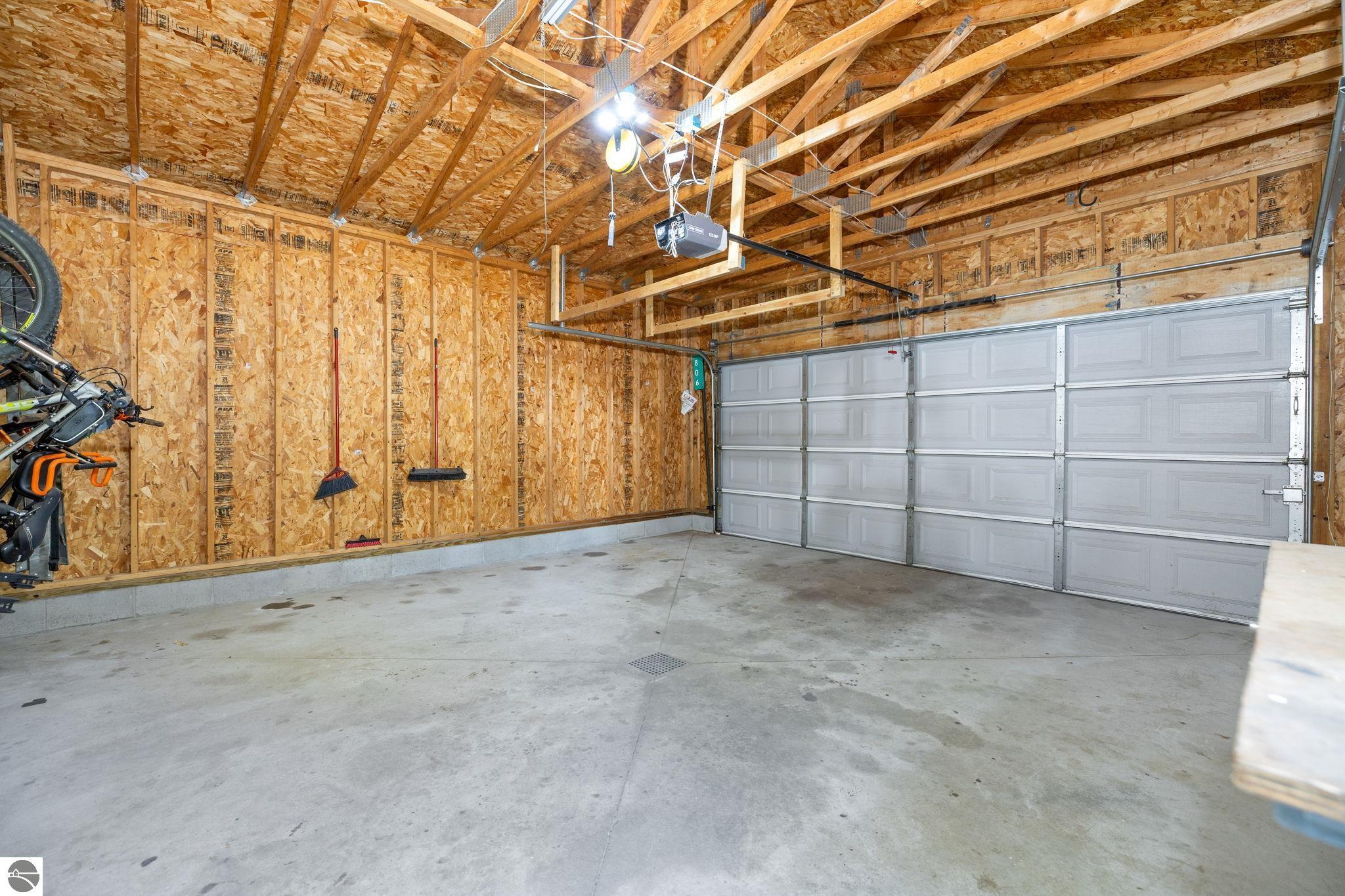 806 Indian Trail