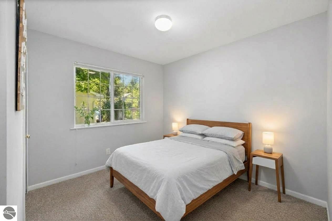 806 Indian Trail