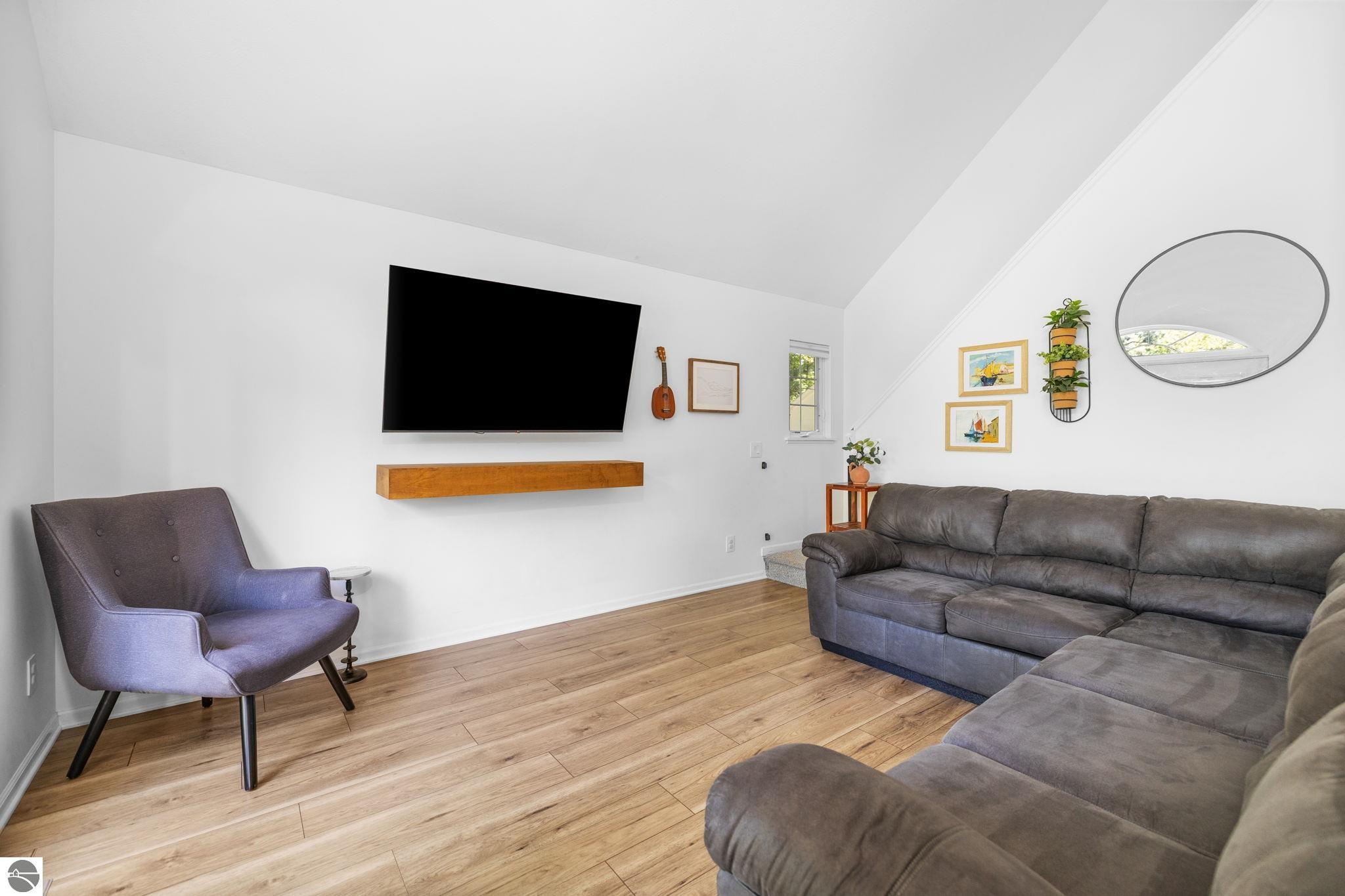 806 Indian Trail