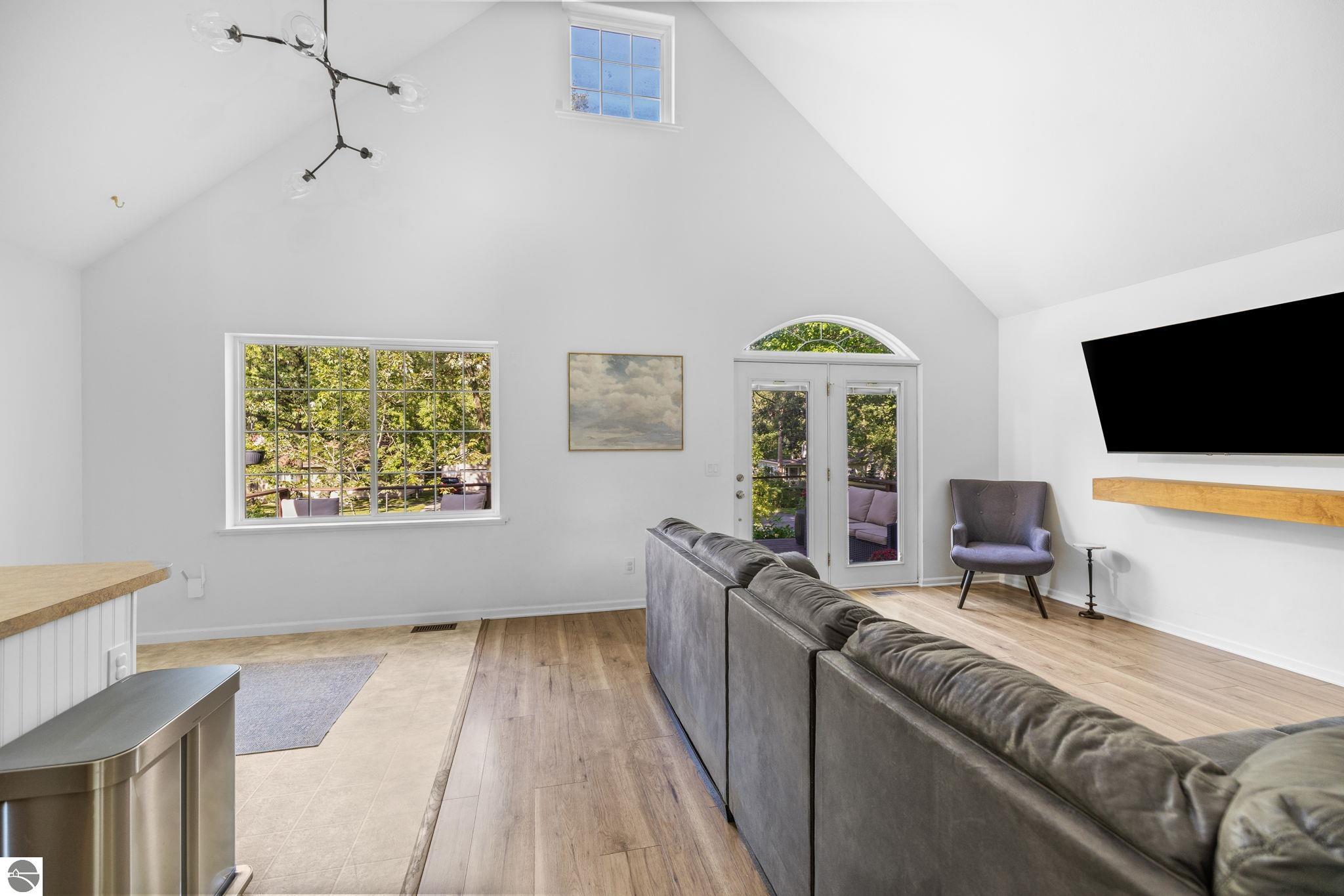 806 Indian Trail