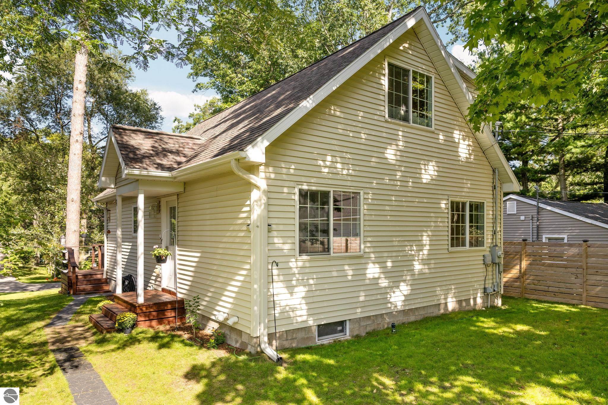 806 Indian Trail