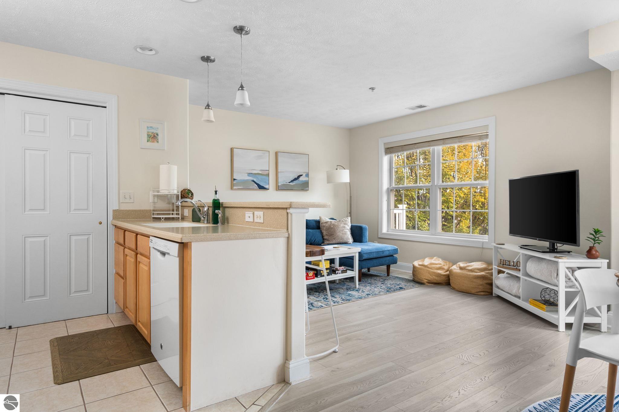 100 Hope Street # 210 Unit: #210