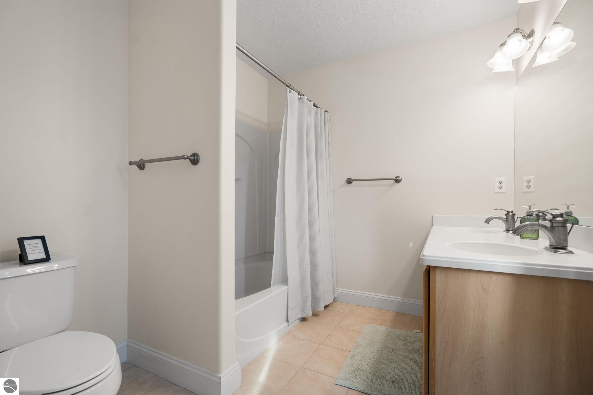 100 Hope Street # 210 Unit: #210