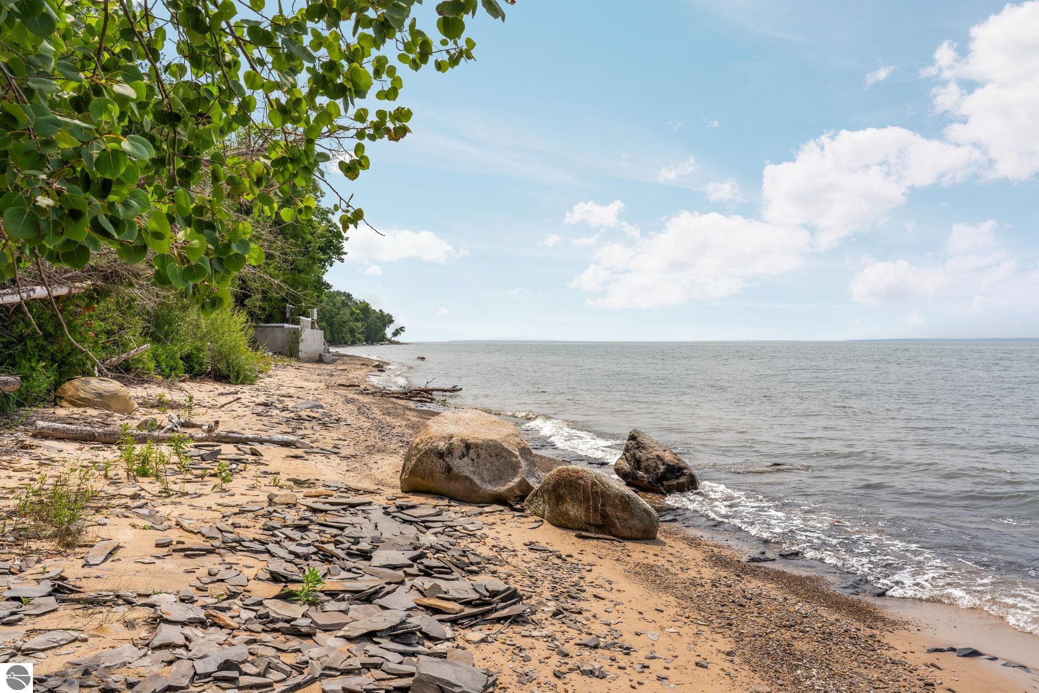 11167 Lakeshore Drive