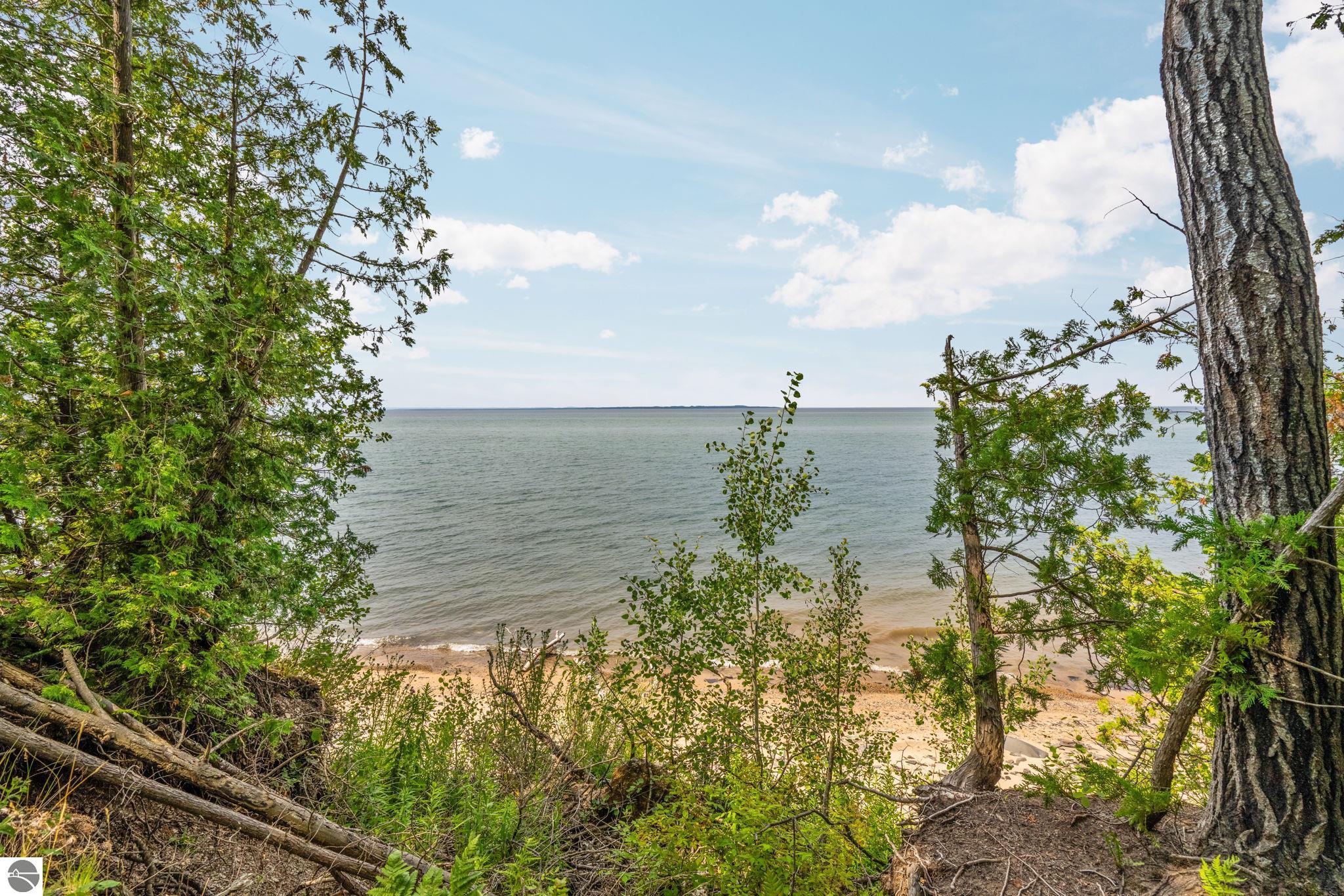 11167 Lakeshore Drive