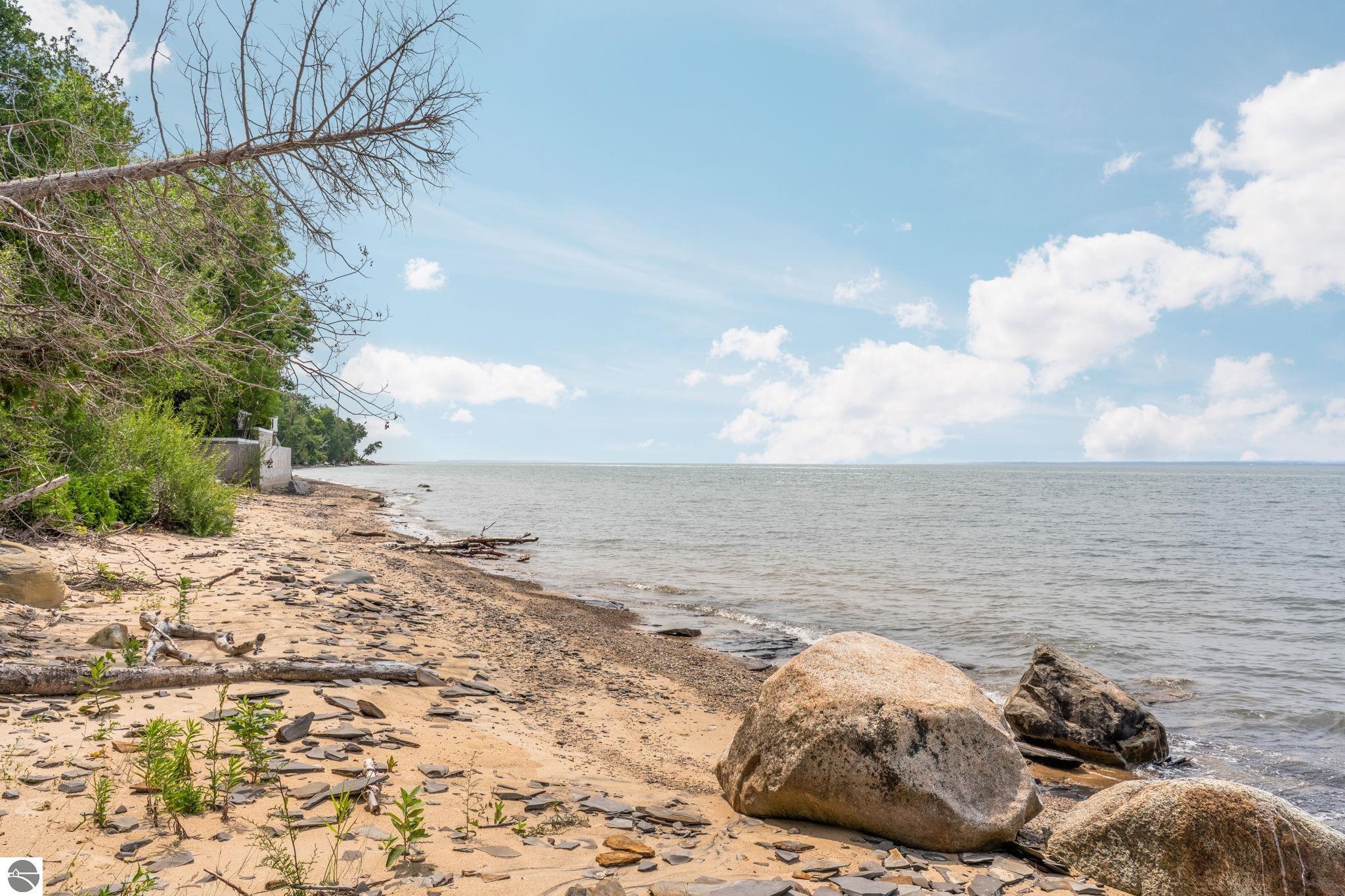 11167 Lakeshore Drive