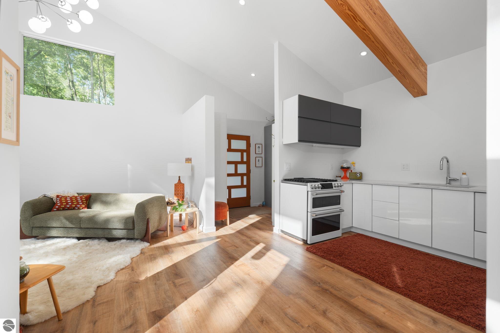 7103 Lake View Ridge