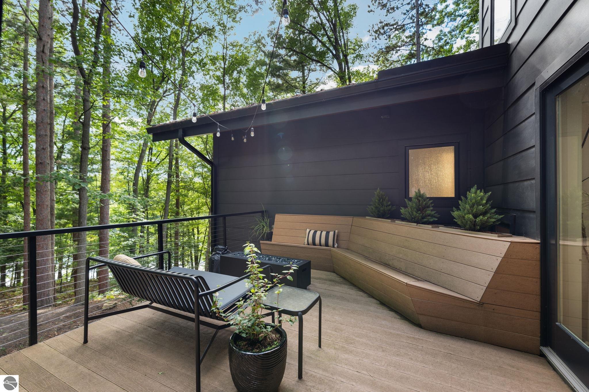 7103 Lake View Ridge