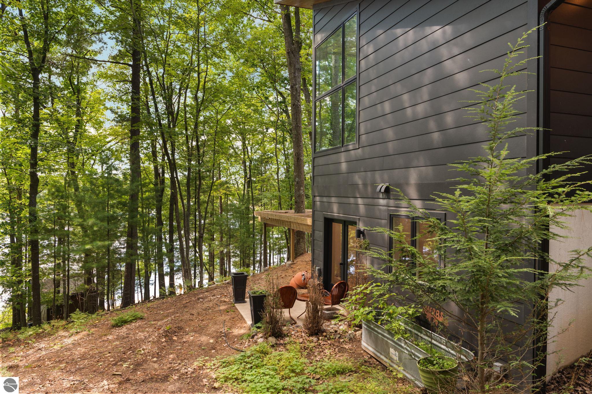 7103 Lake View Ridge