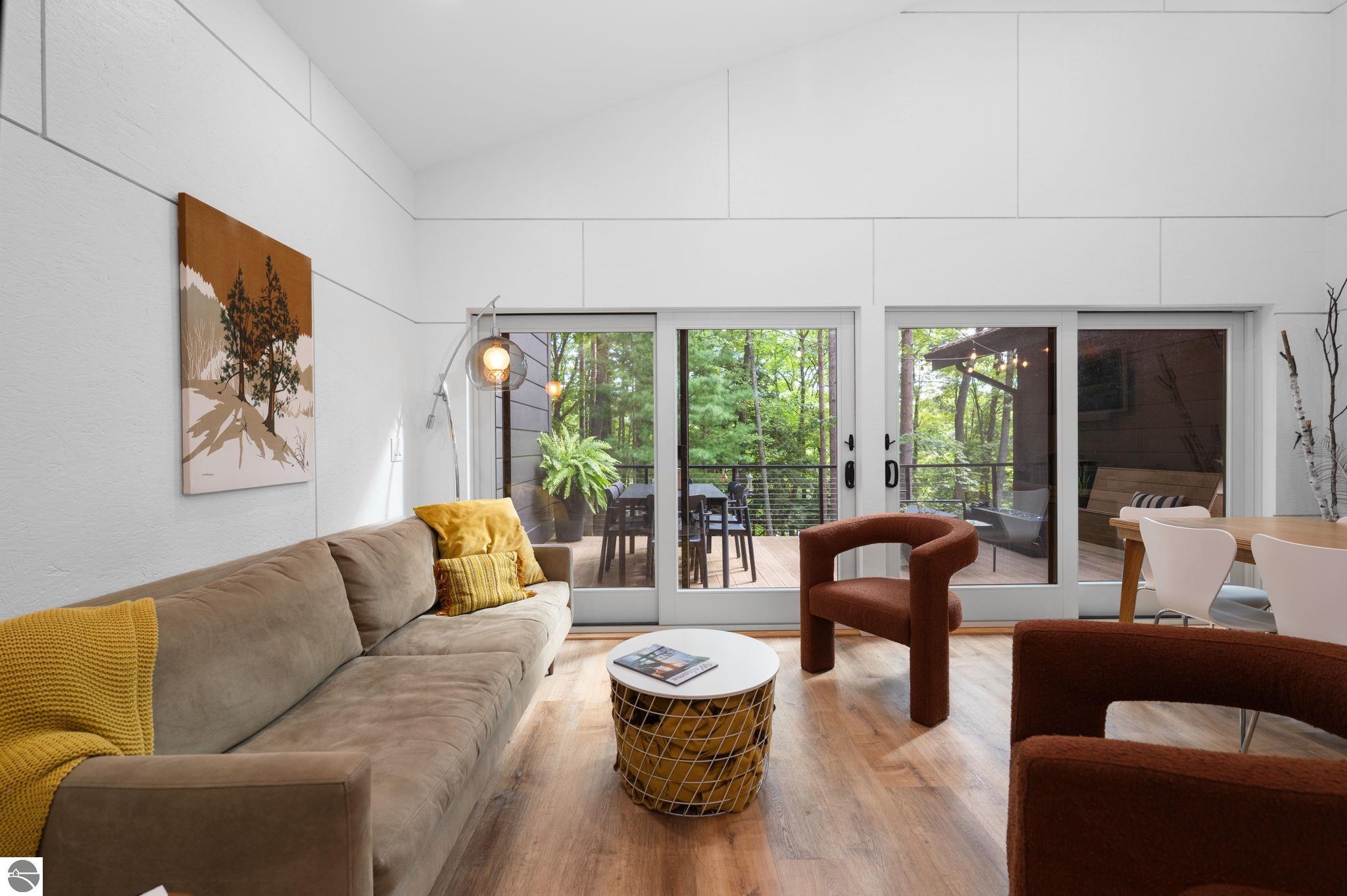 7103 Lake View Ridge