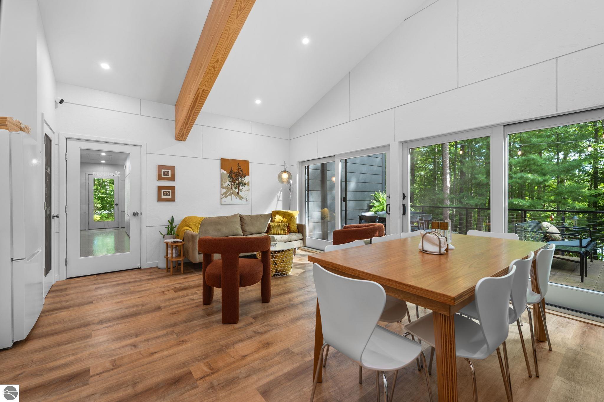 7103 Lake View Ridge