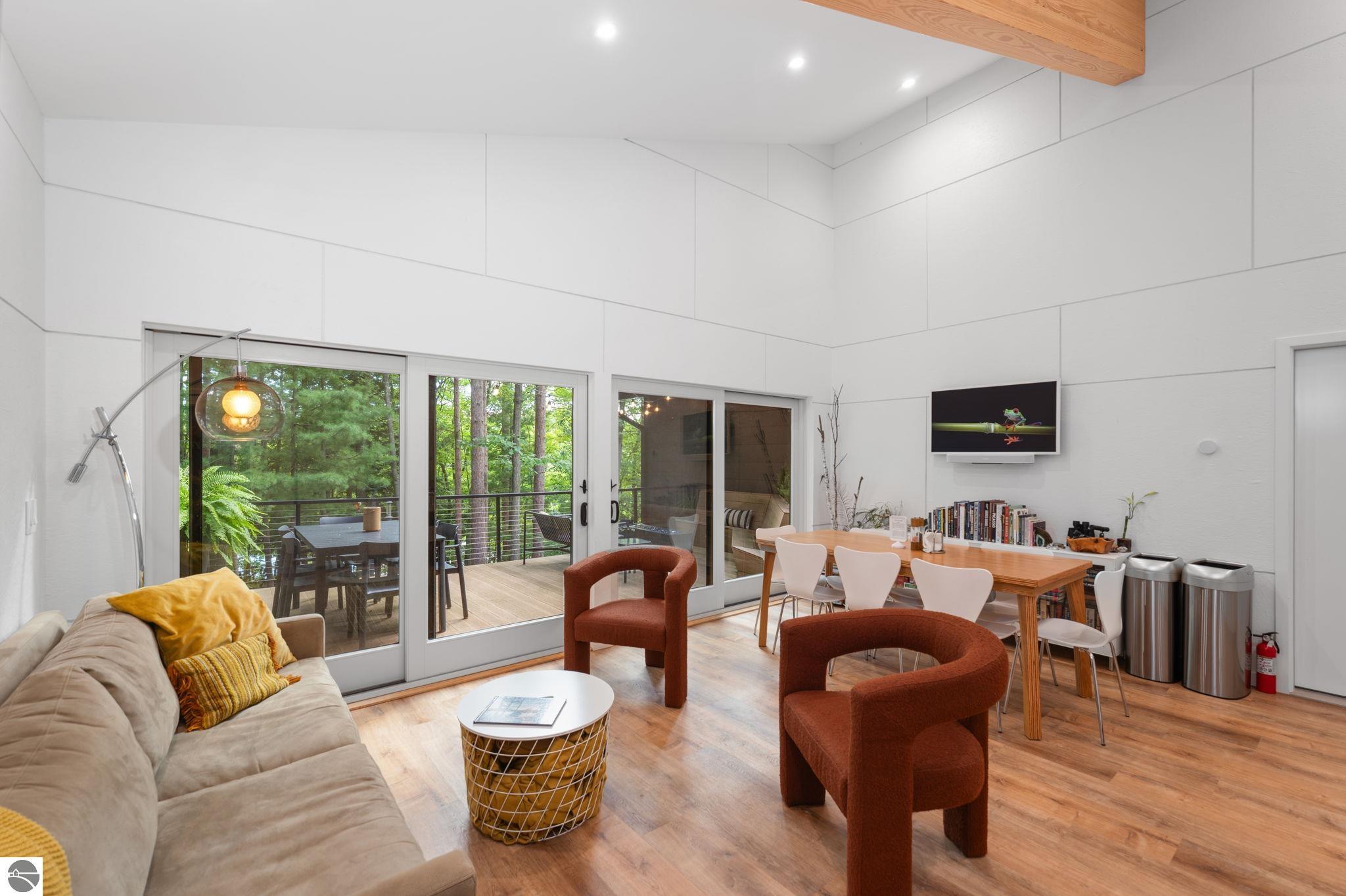 7103 Lake View Ridge