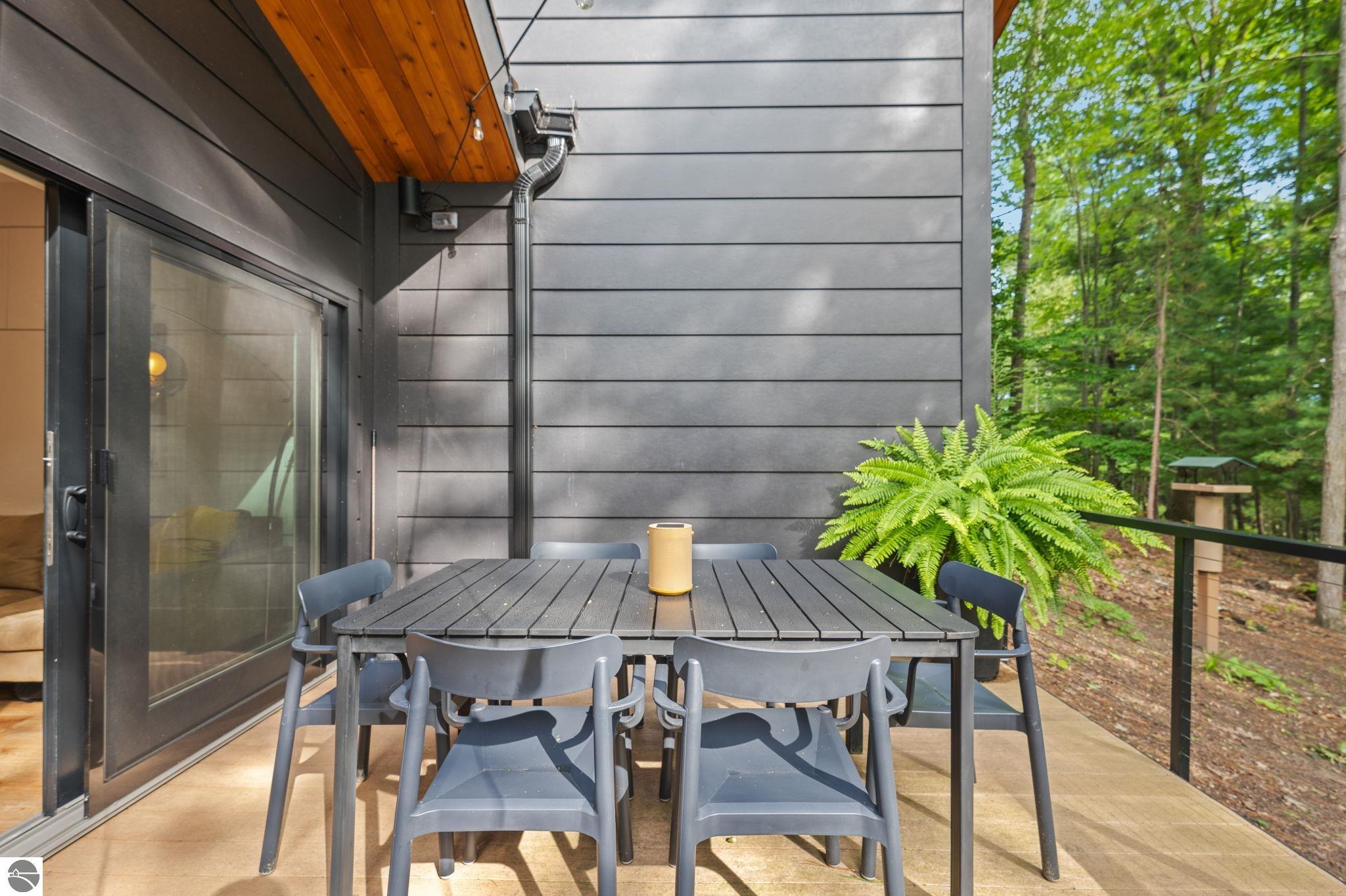 7103 Lake View Ridge