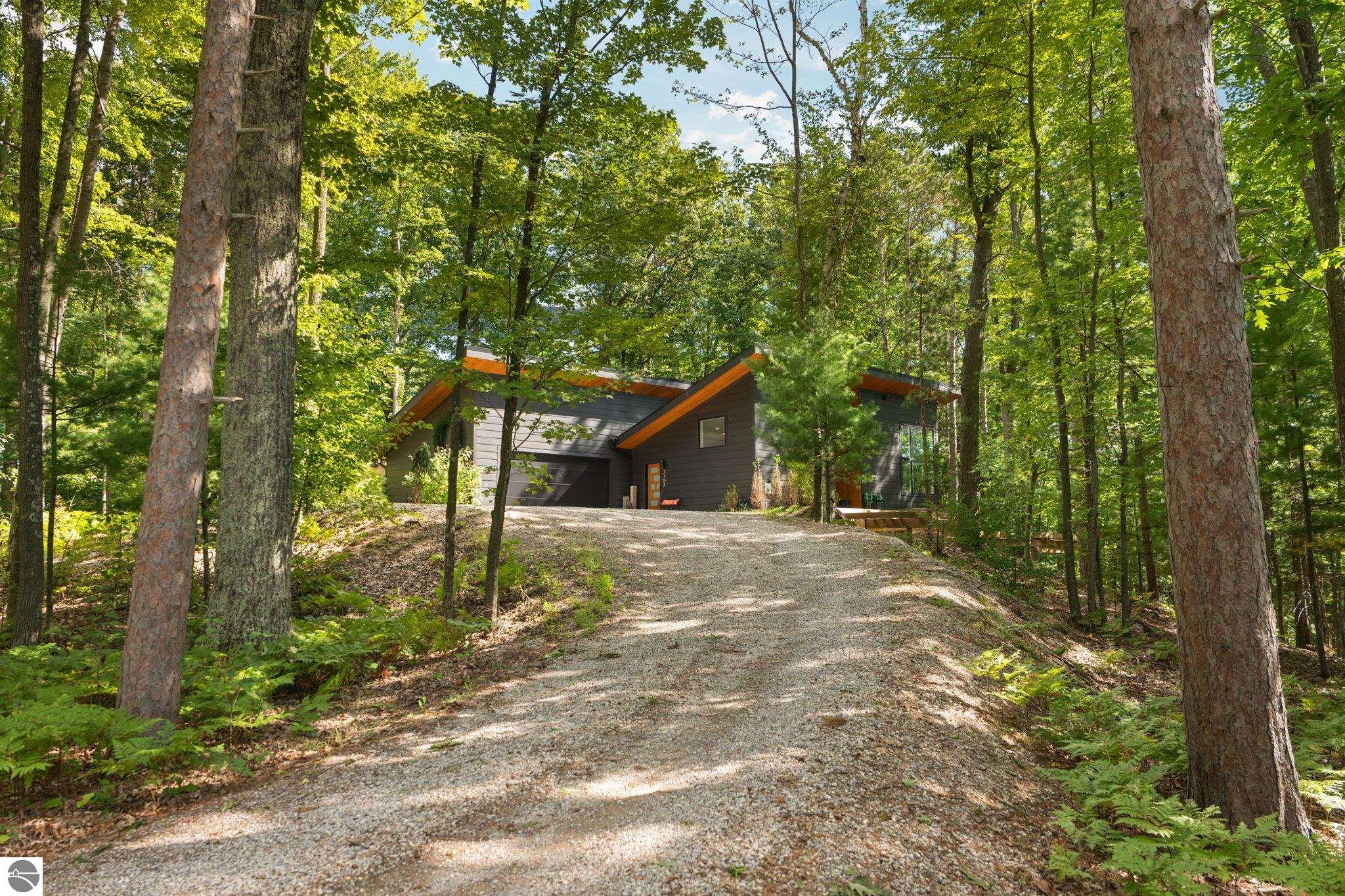7103 Lake View Ridge