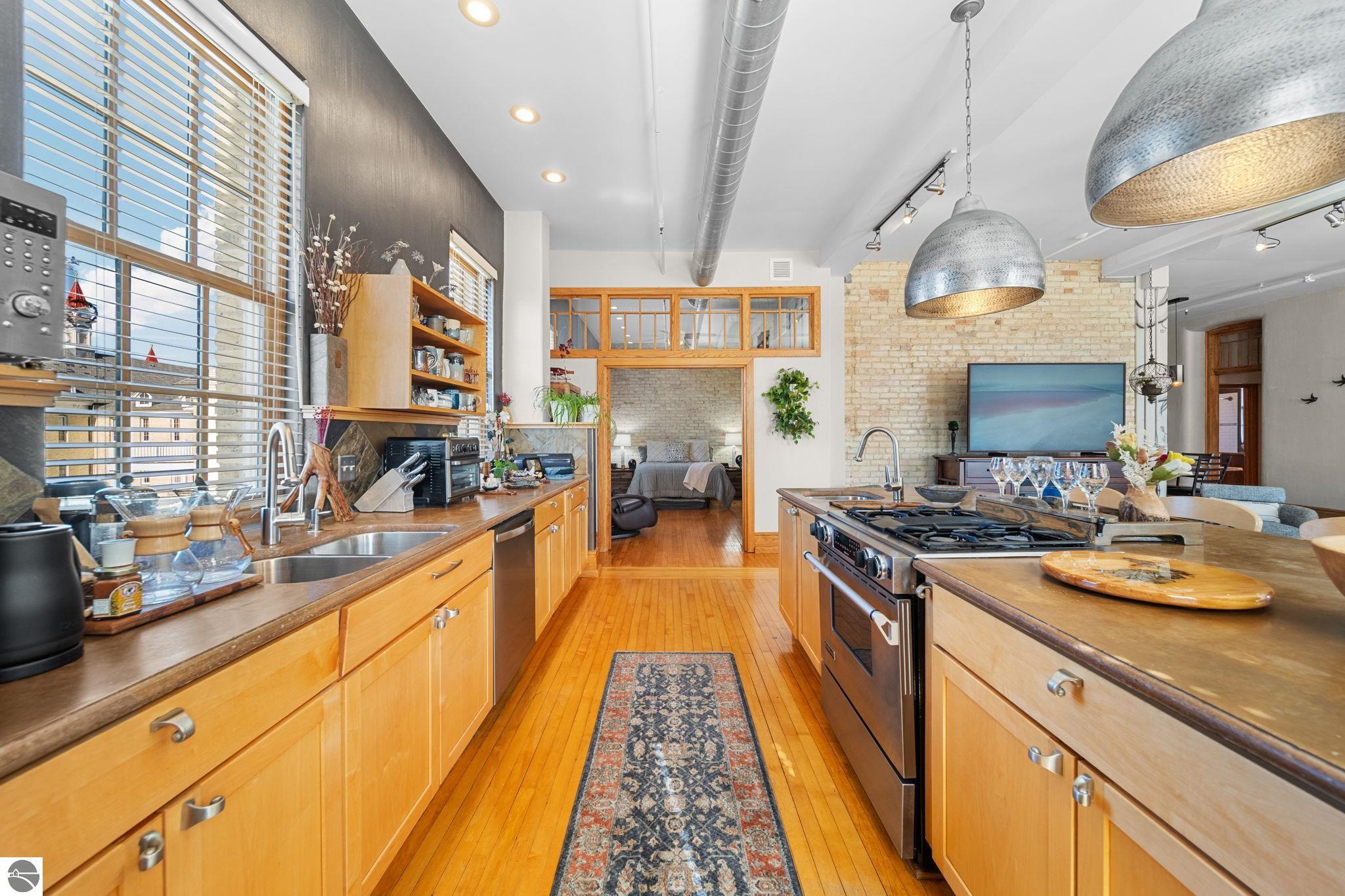 830-301 Cottageview Drive