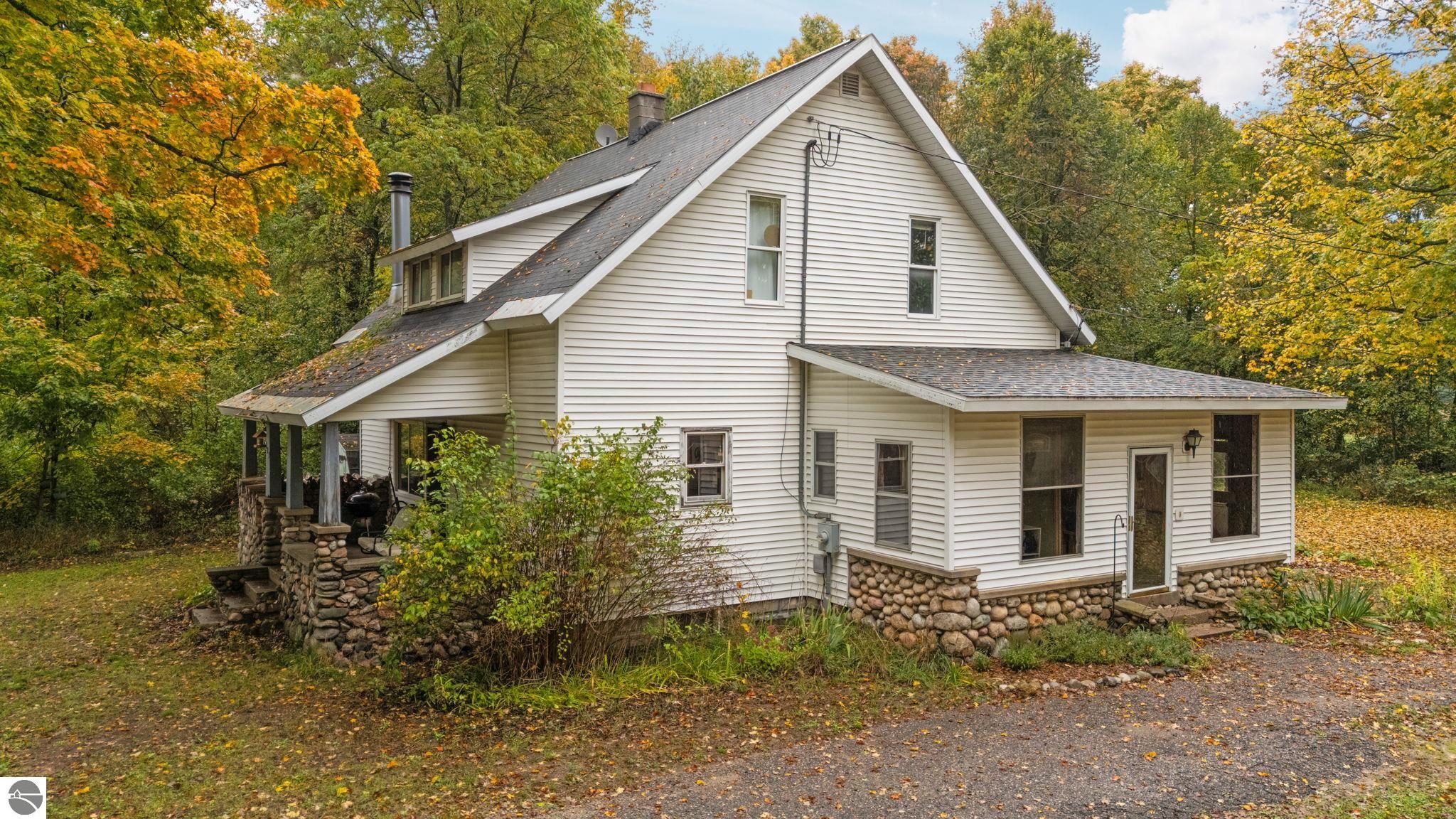 203 S Pioneer Road