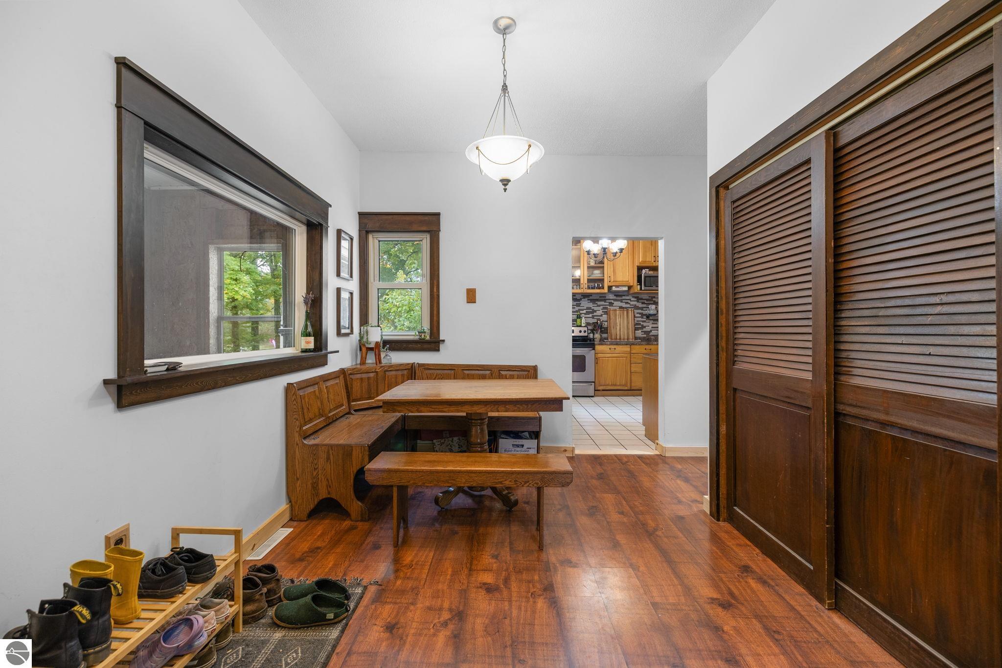 203 S Pioneer Road