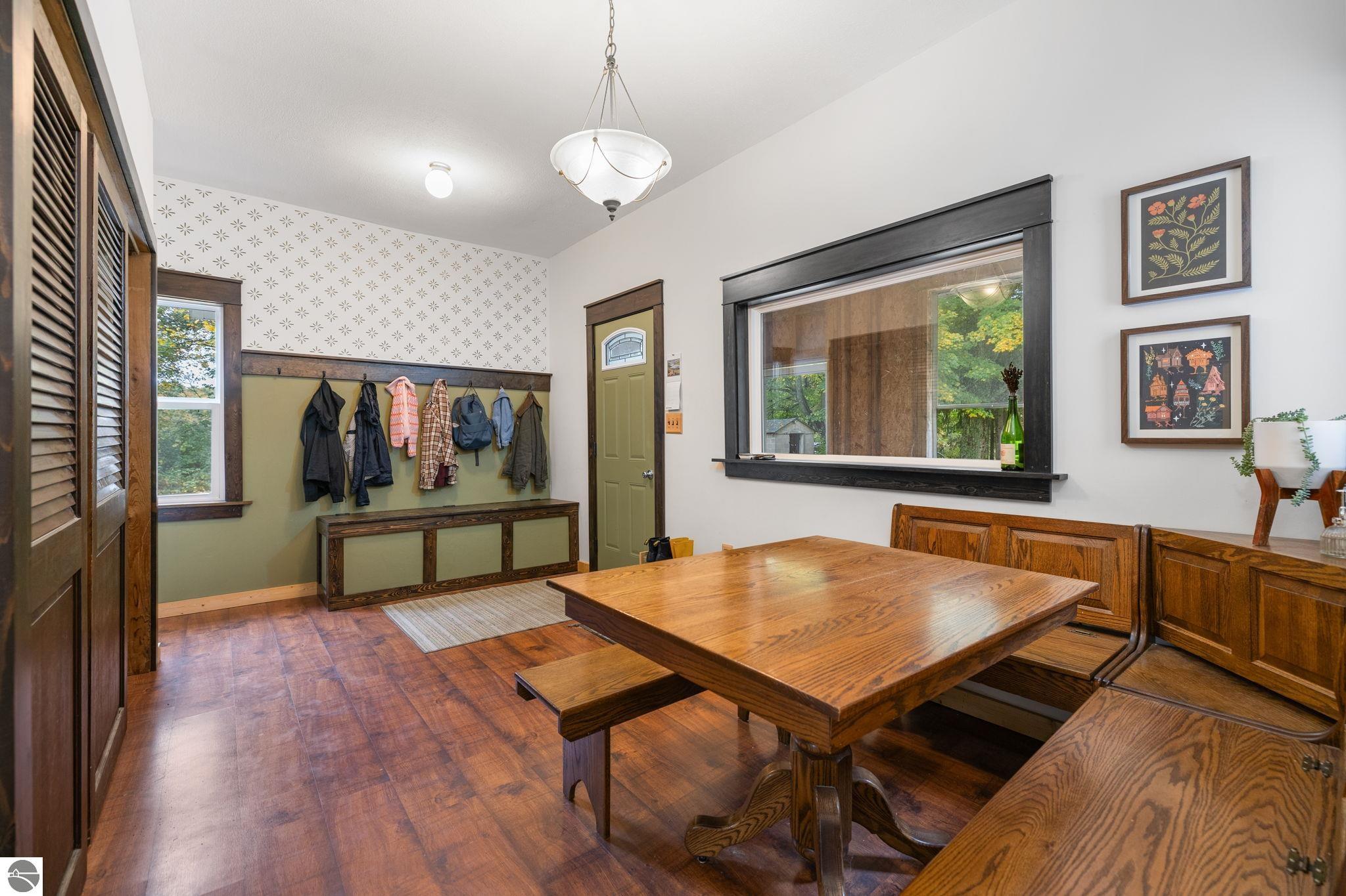 203 S Pioneer Road