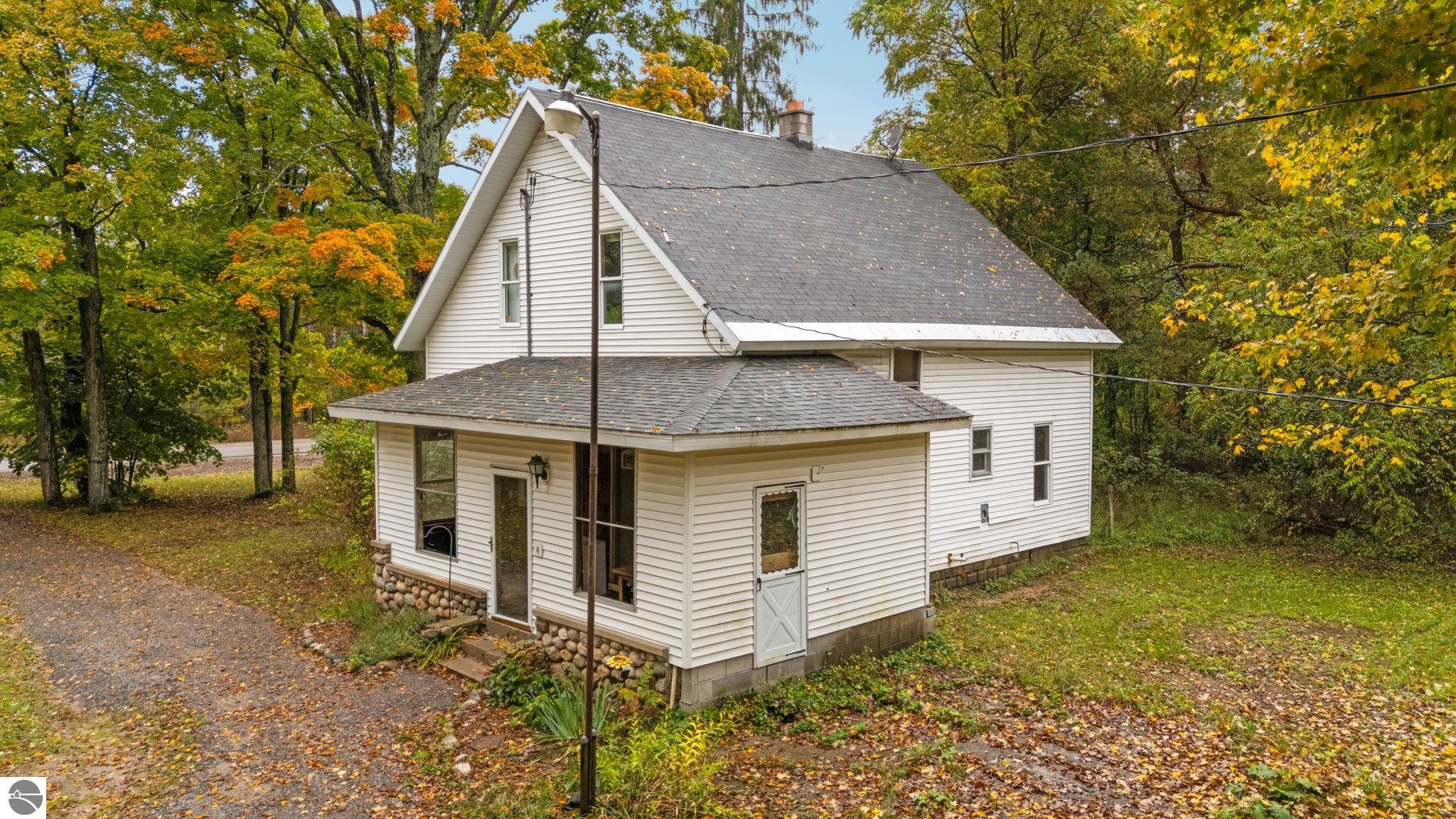 203 S Pioneer Road