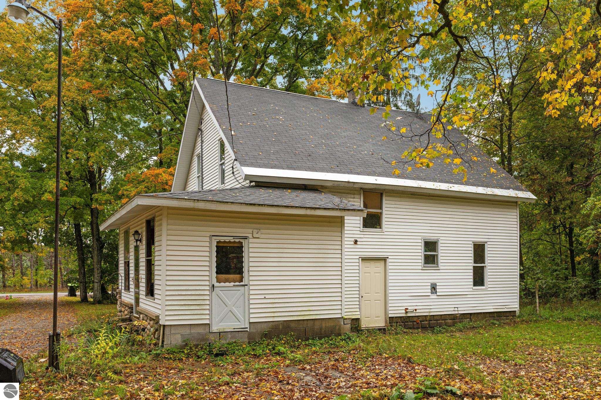 203 S Pioneer Road