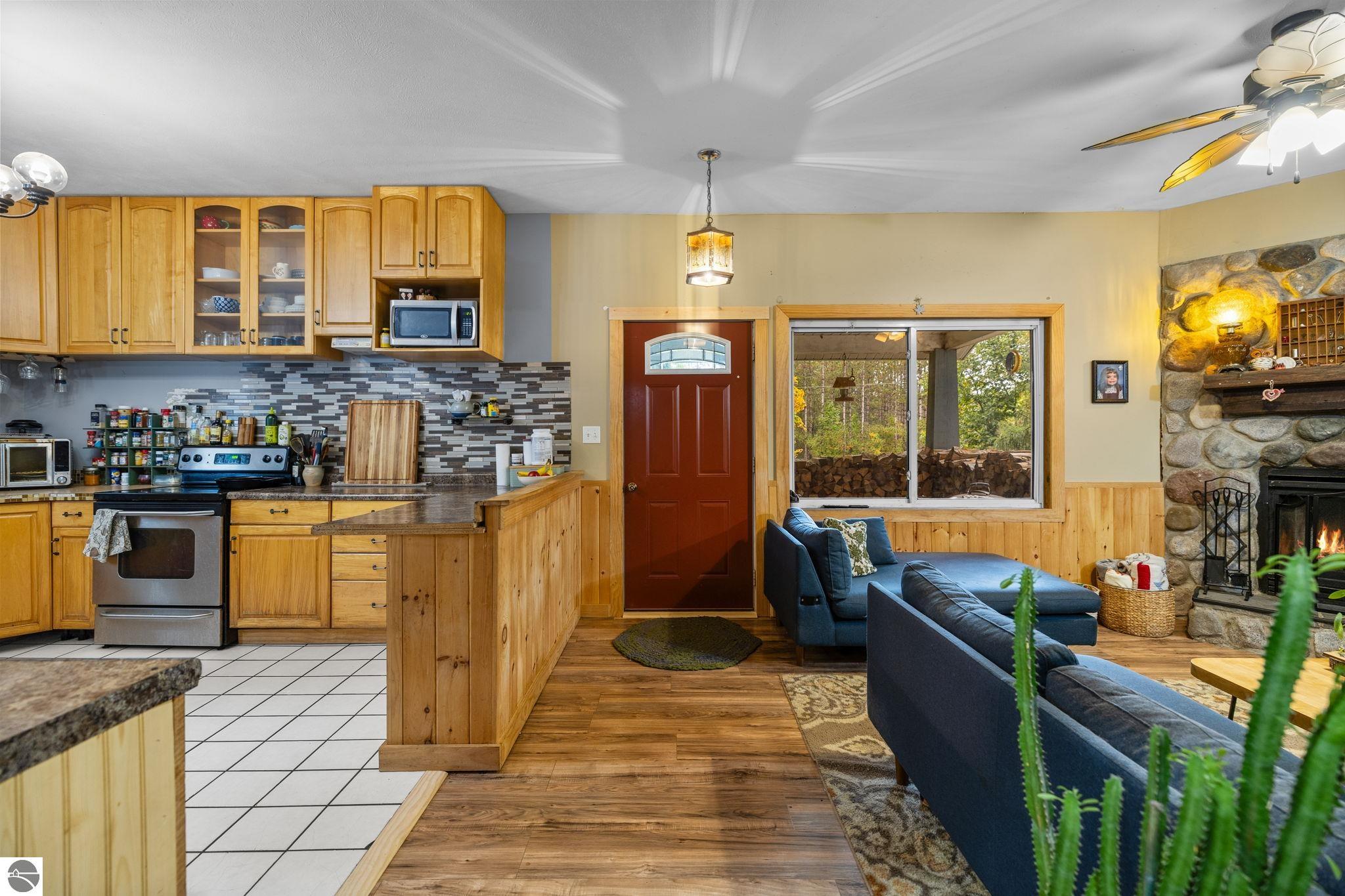 203 S Pioneer Road