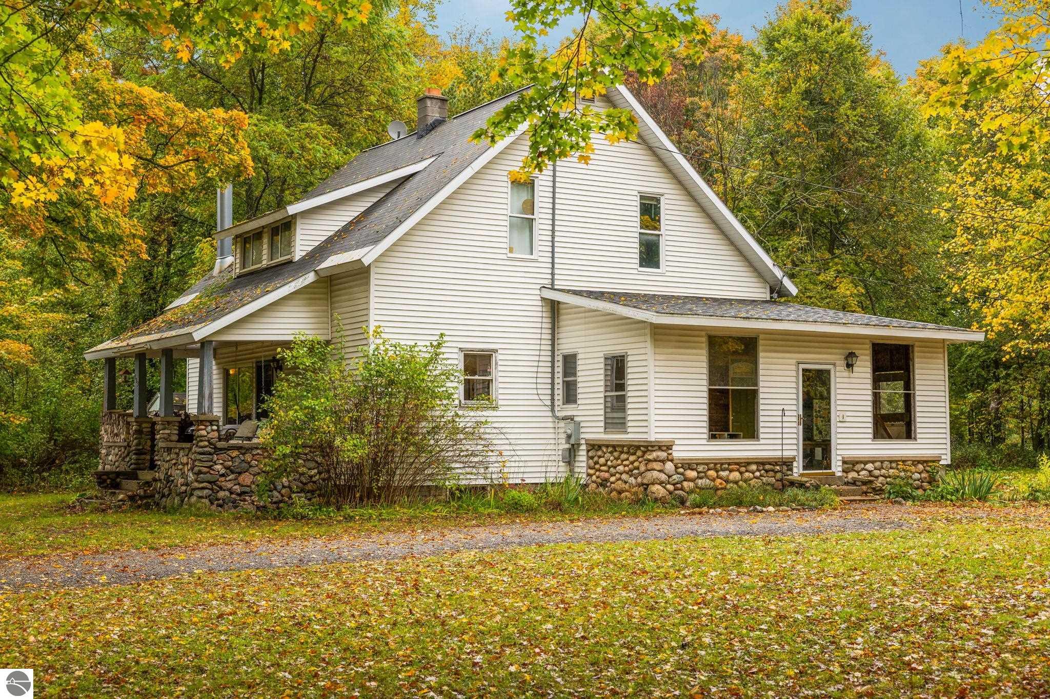 203 S Pioneer Road