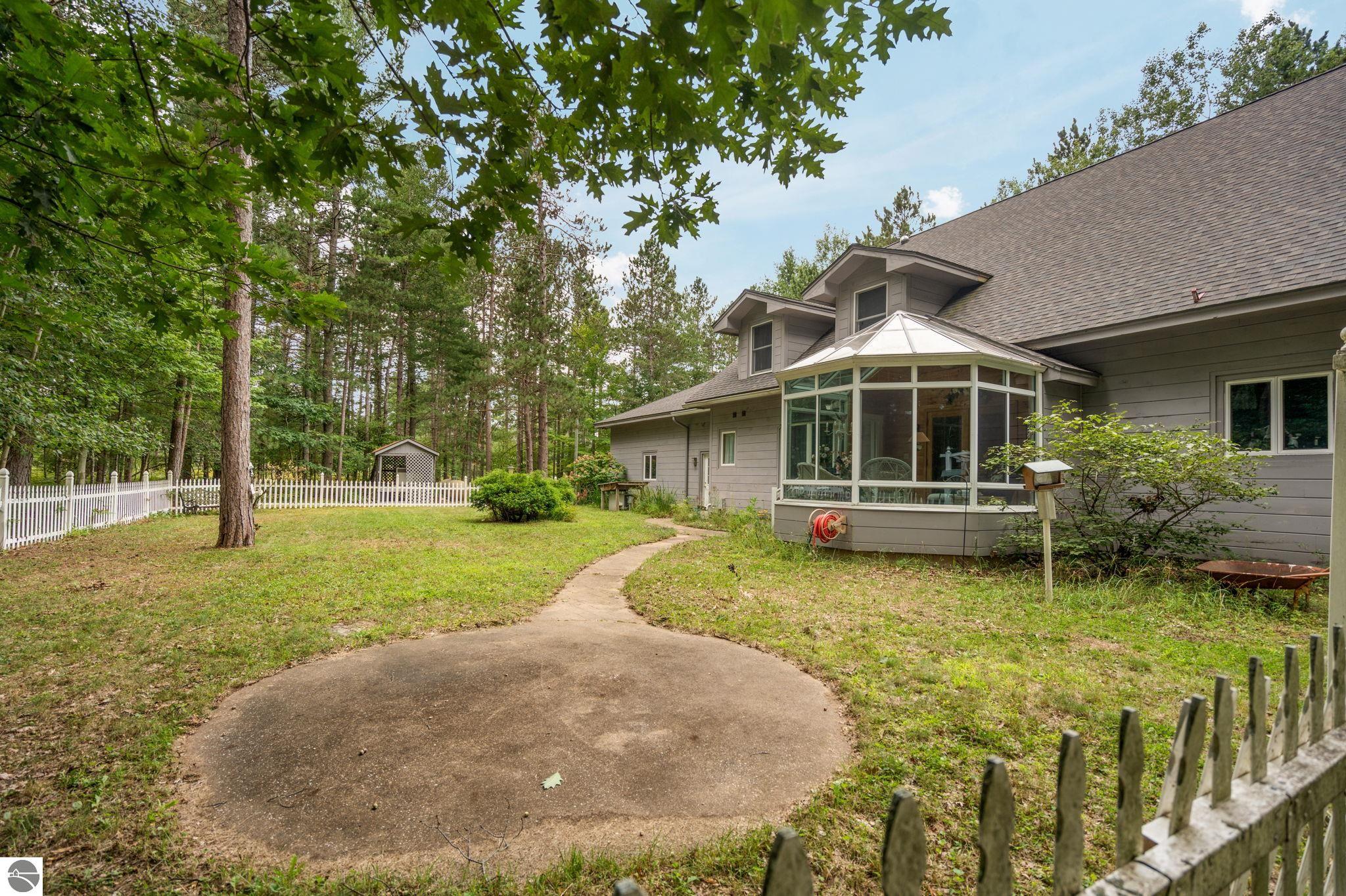 4207 Twins Trail