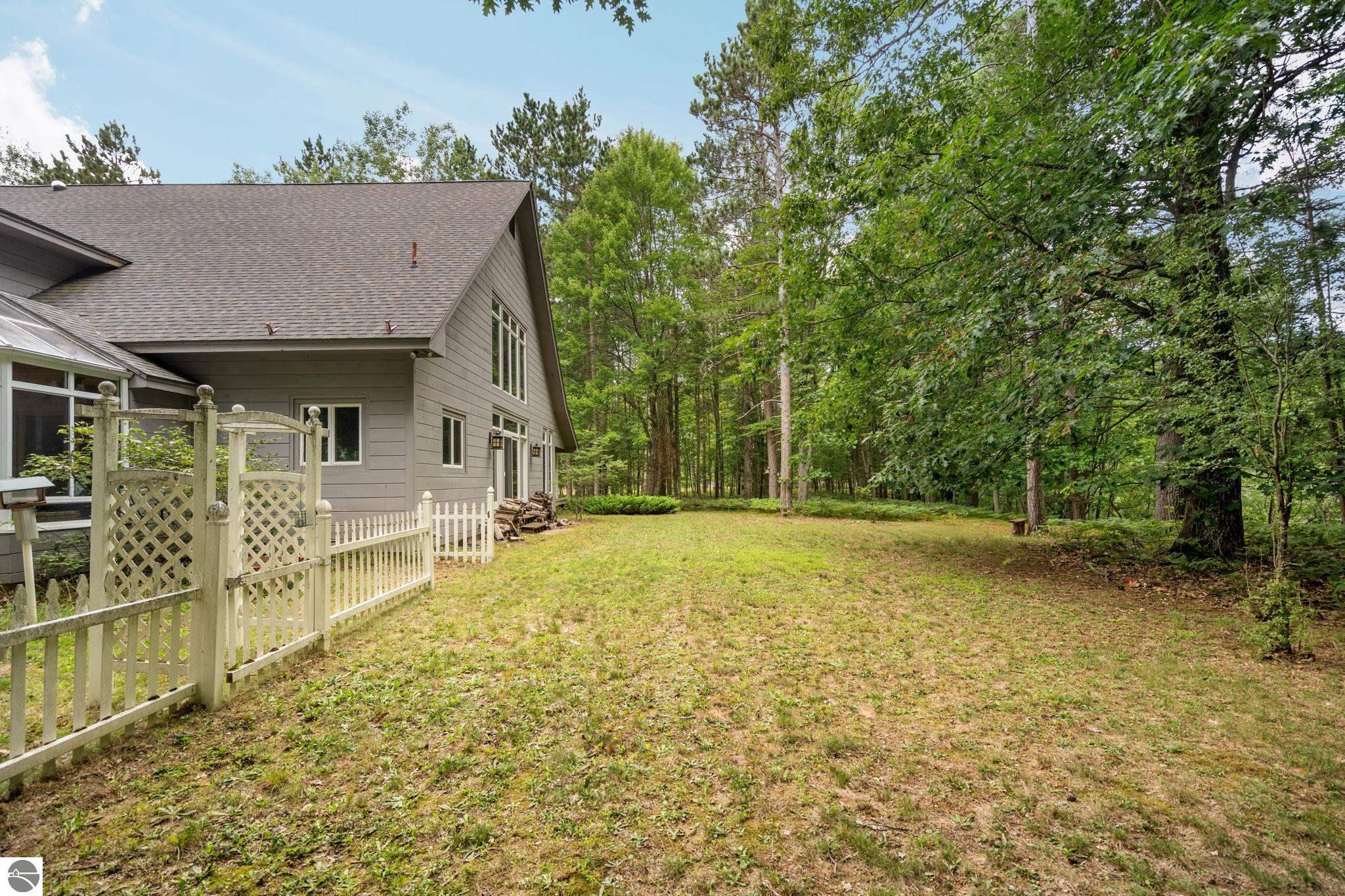 4207 Twins Trail