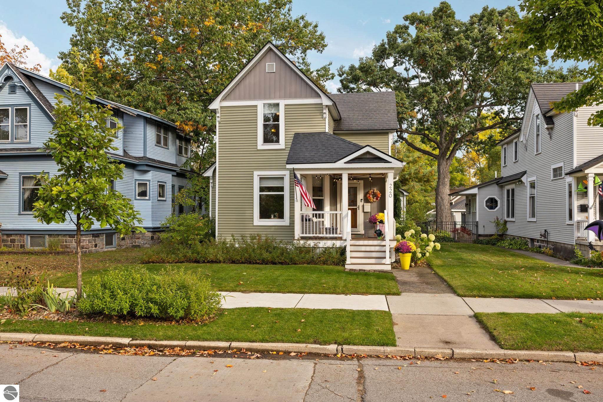 220 W Tenth Street