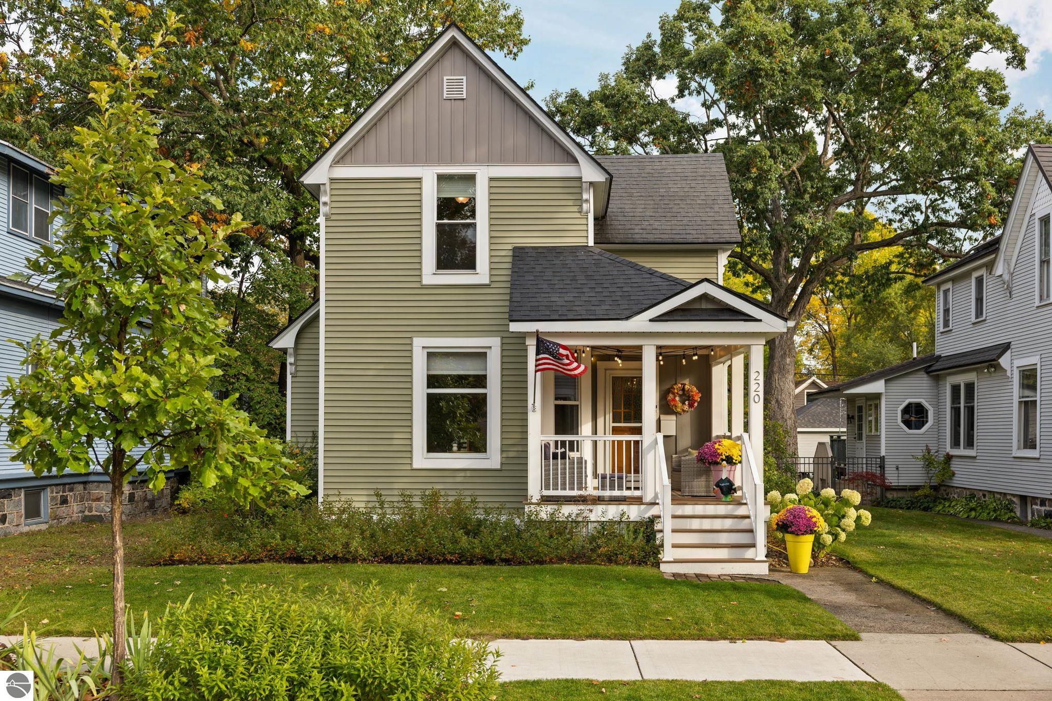 220 W Tenth Street Traverse City Mi Us 49684 906a6e3829d21274e5501e650ee640f6