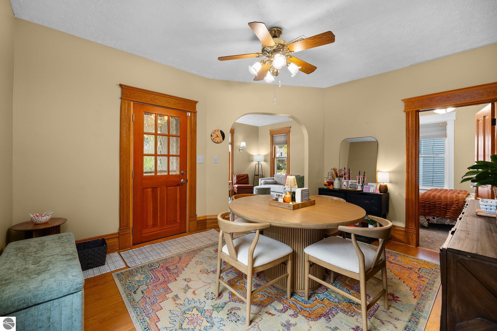 220 W Tenth Street