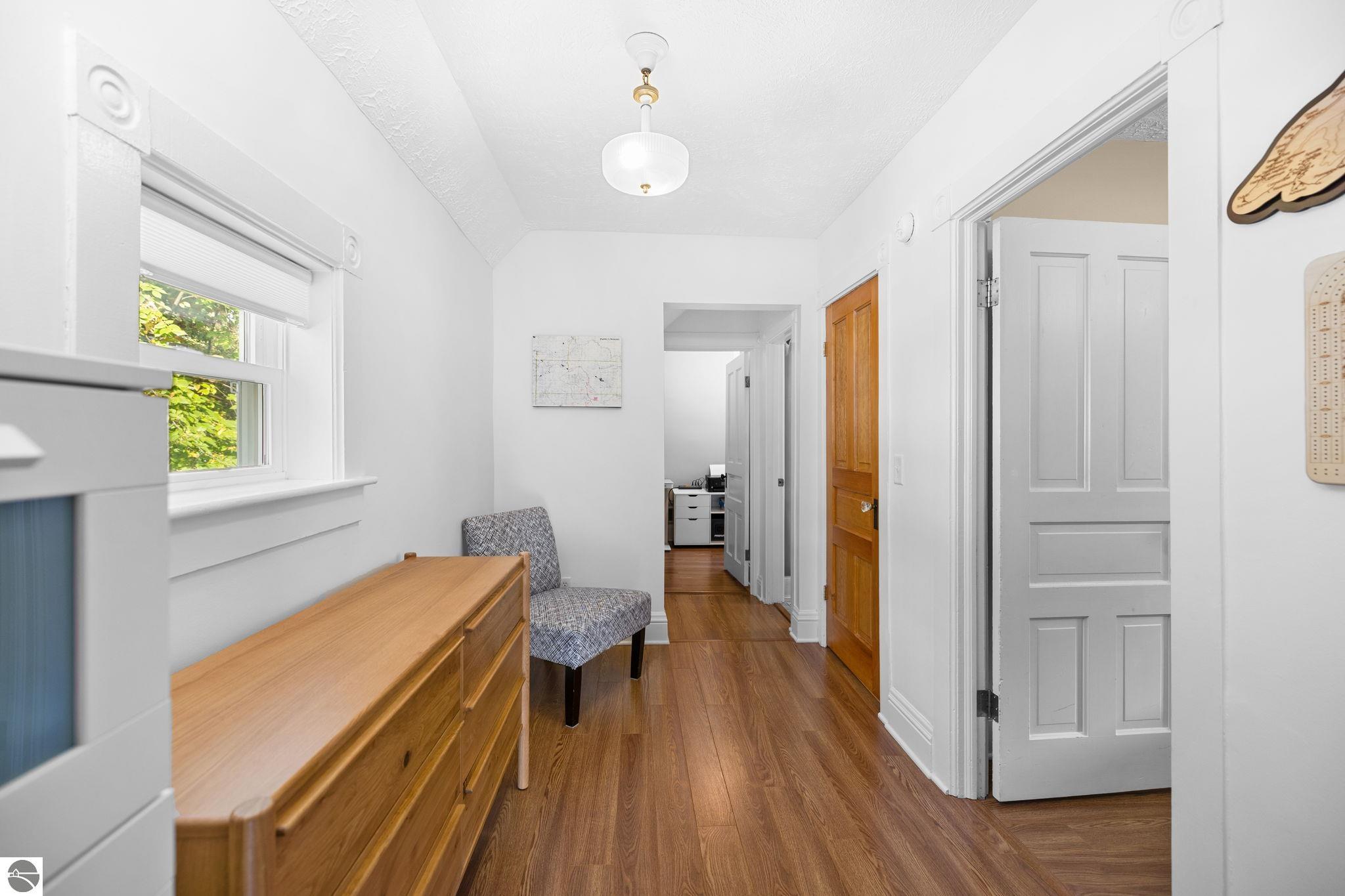 220 W Tenth Street