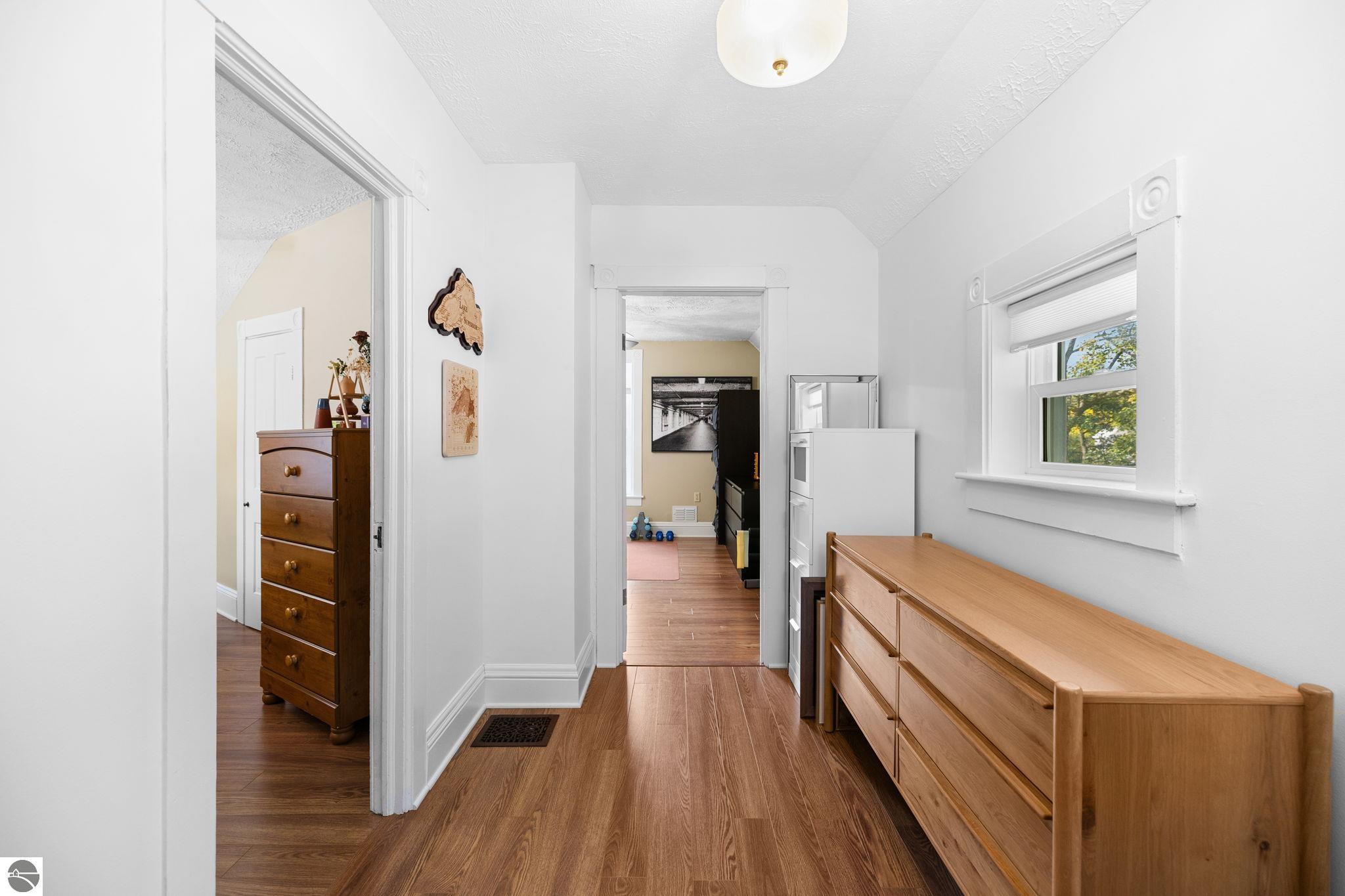 220 W Tenth Street