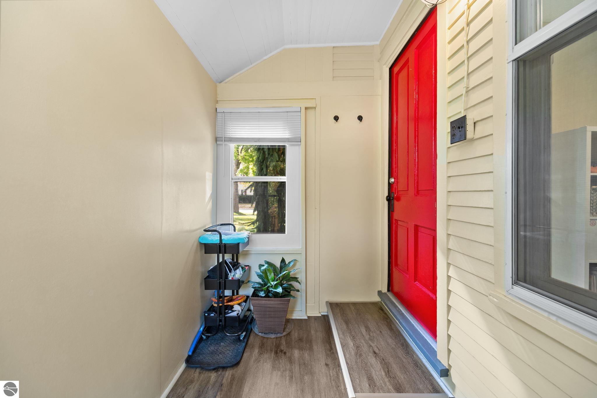 220 W Tenth Street