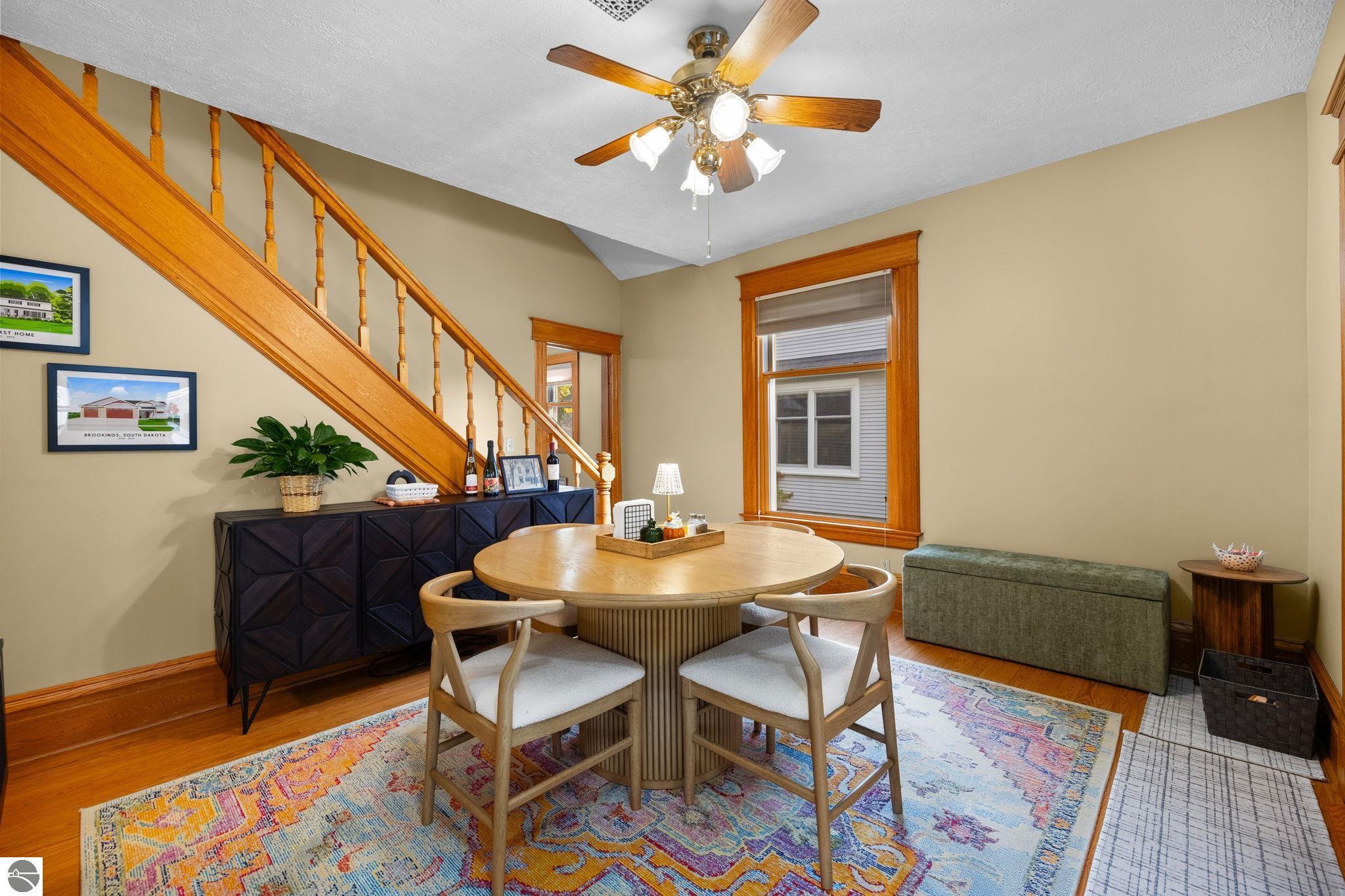 220 W Tenth Street